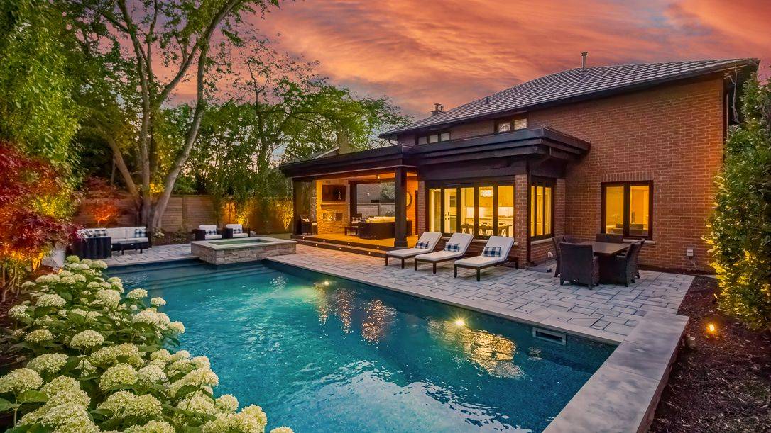 Oakville, ON L6J 6H7,484 Aspen Forest DR