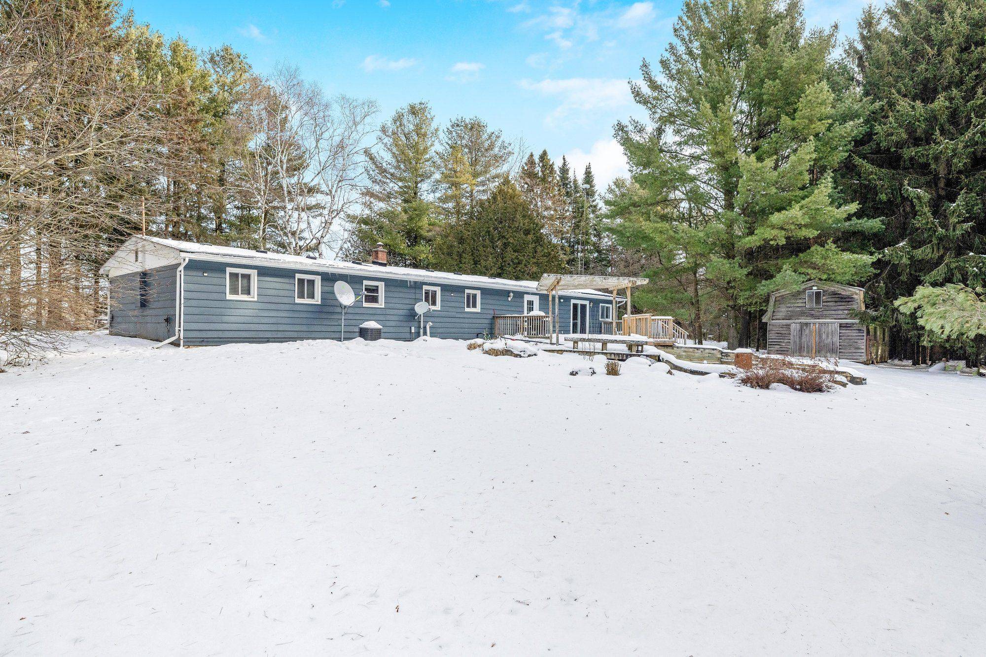 East Garafraxa, ON L9W 7A4,111016 11th Line