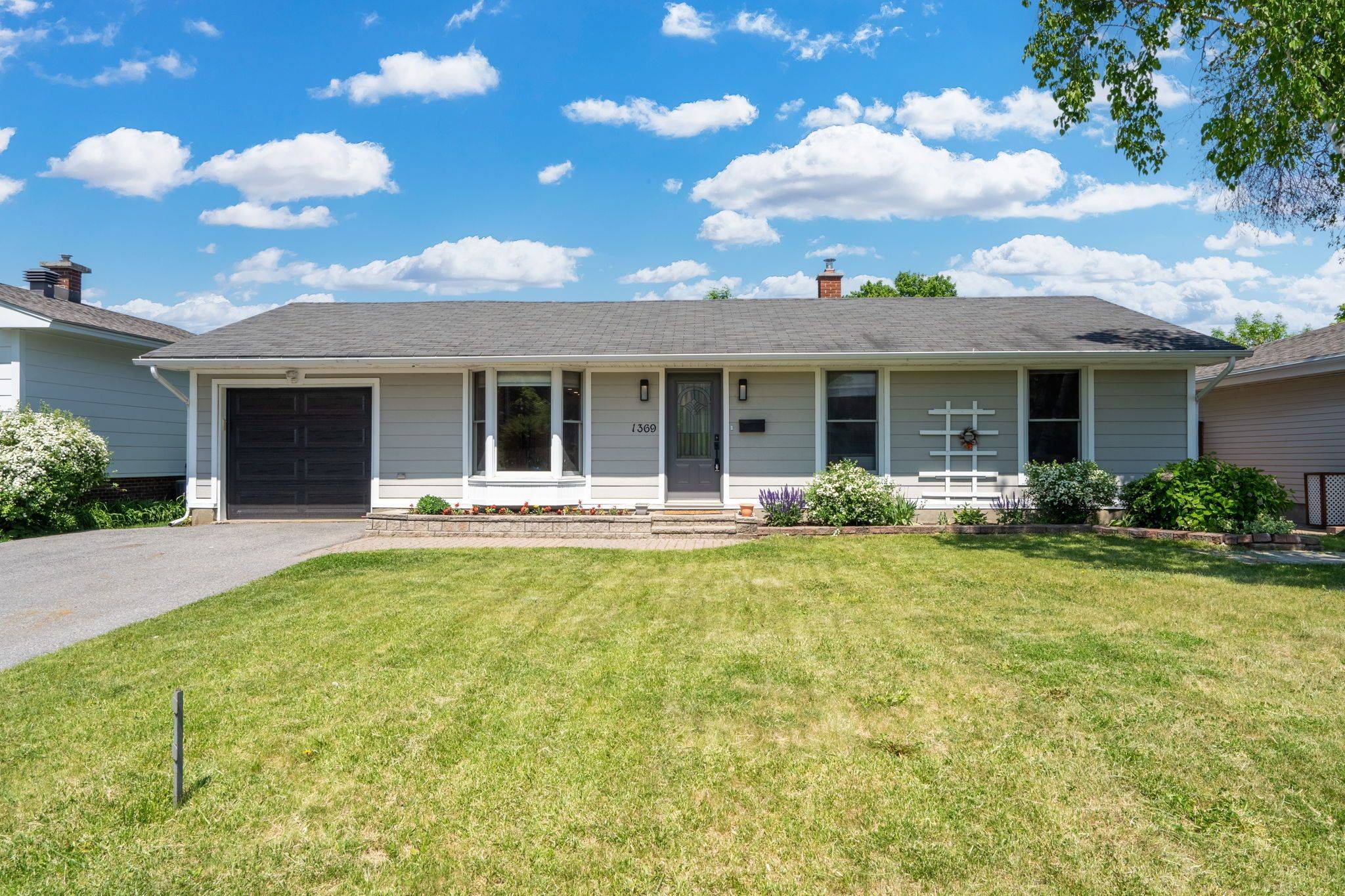 Hunt Club - South Keys And Area, ON K1V 7K5,1369 FONTENAY CRES