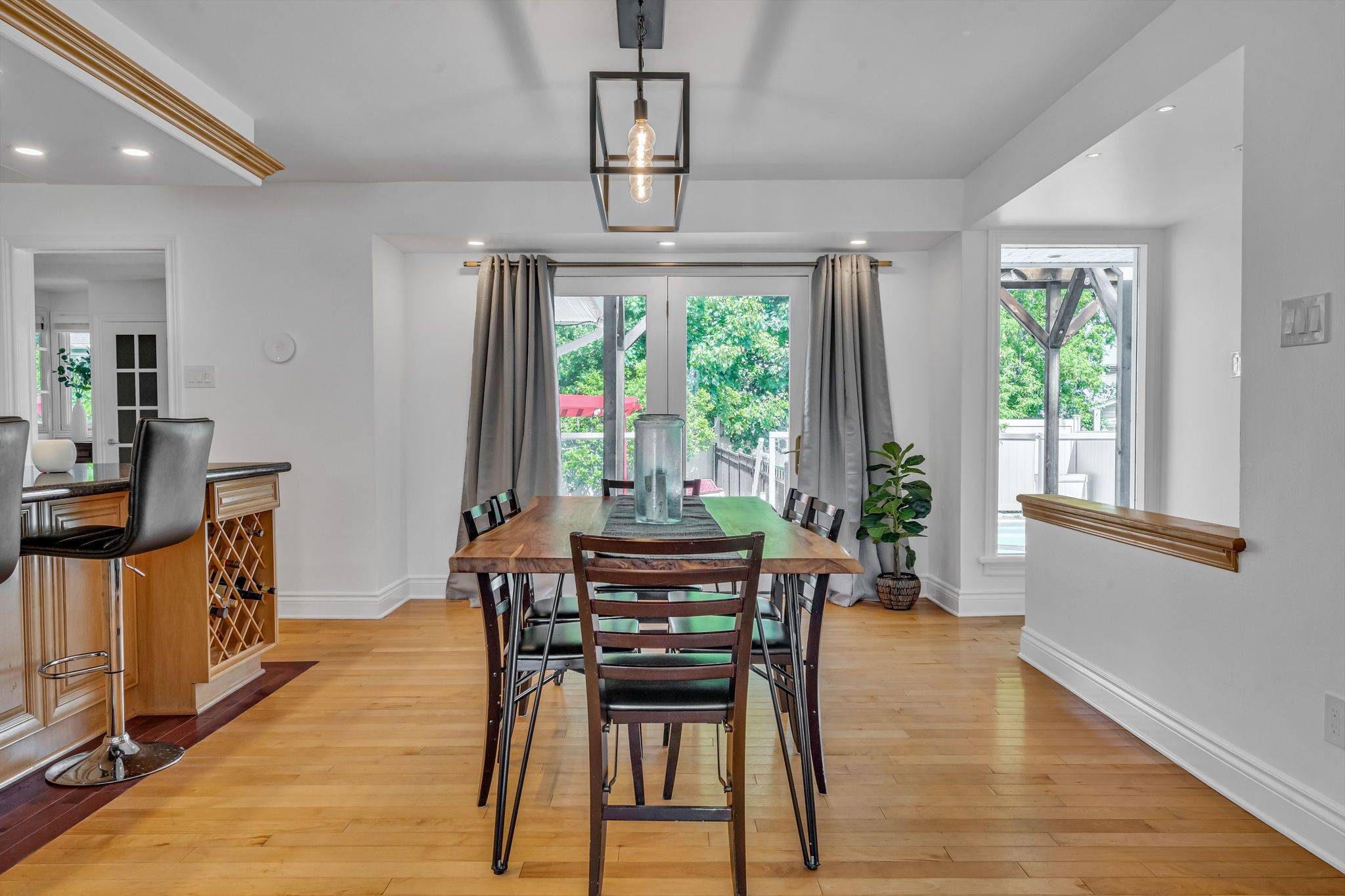 Hunt Club - South Keys And Area, ON K1V 7K5,1369 FONTENAY CRES