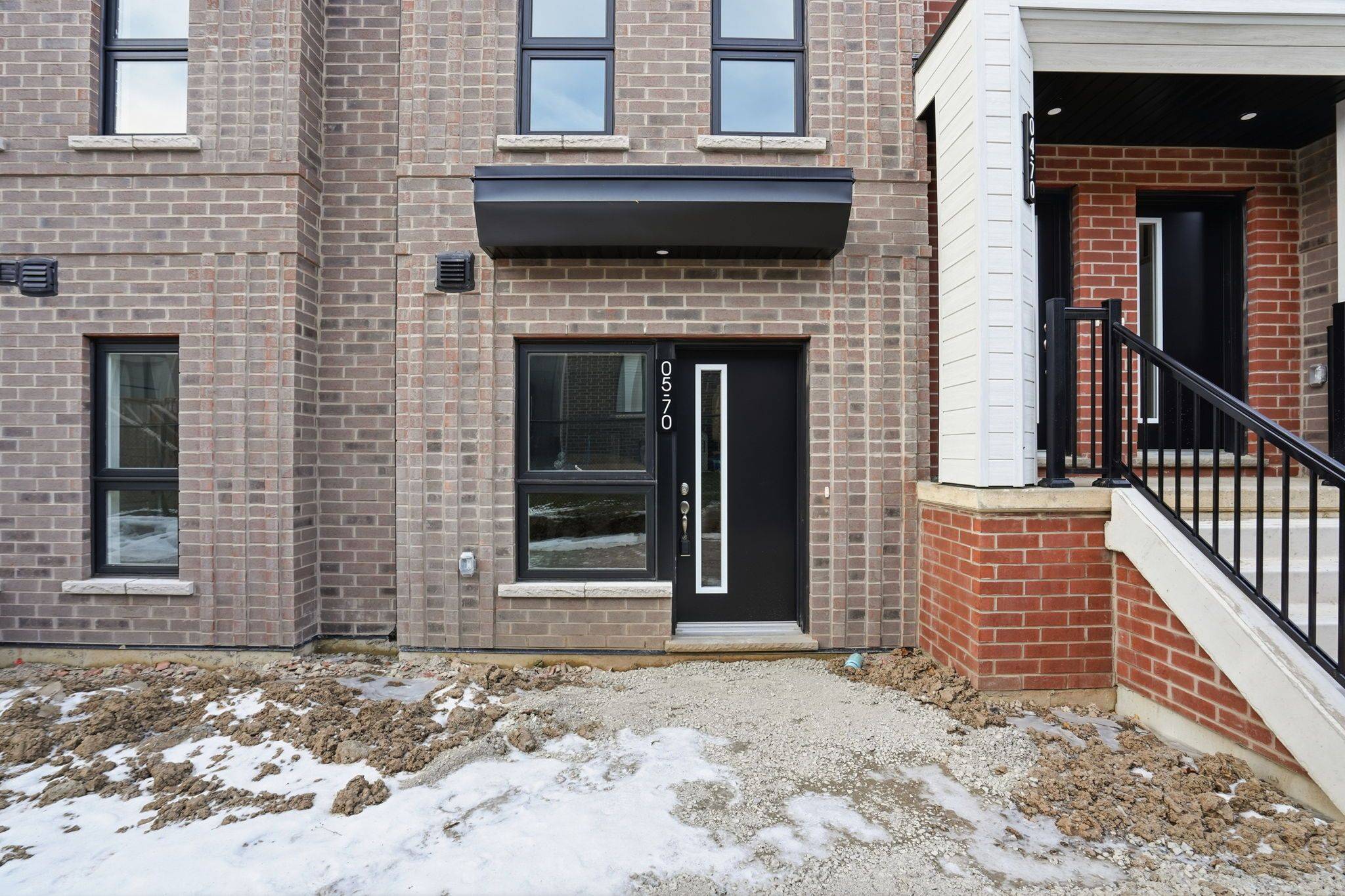 Hamilton, ON L8B 2A9,70 Kenesky DR #5