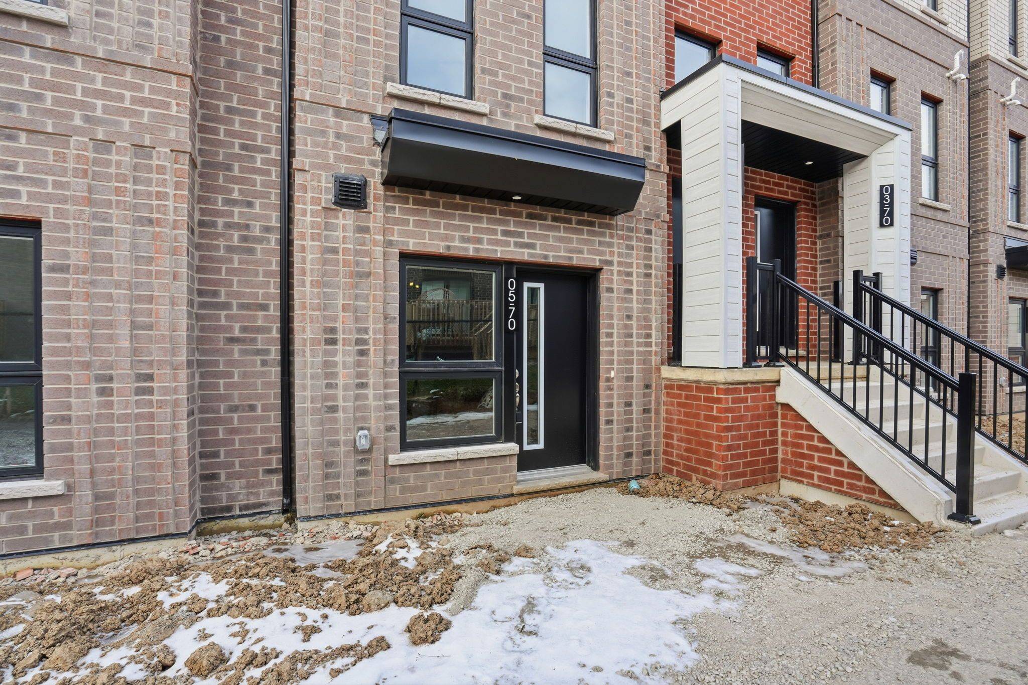 Hamilton, ON L8B 2A9,70 Kenesky DR #5