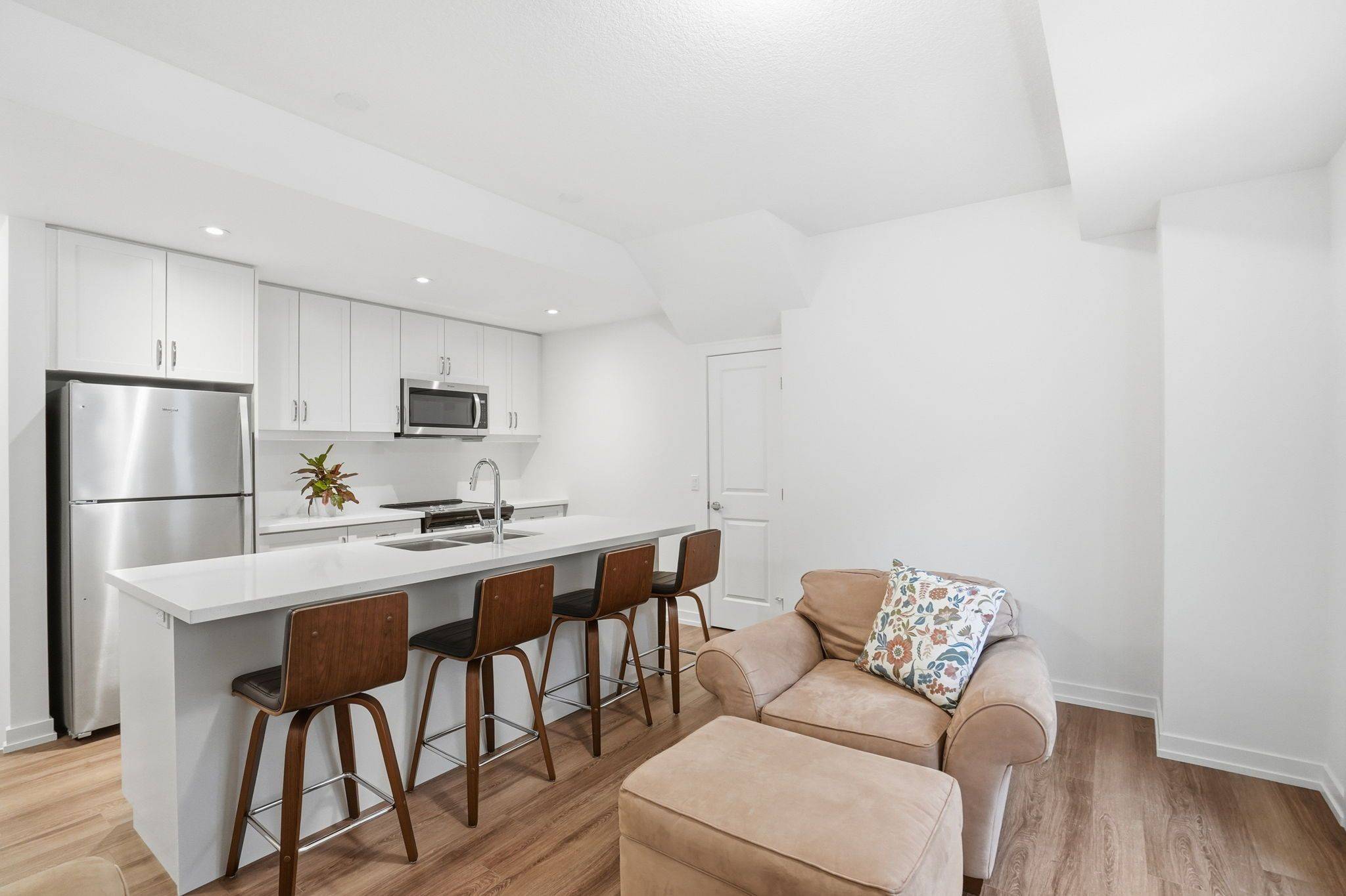 Hamilton, ON L8B 2A9,70 Kenesky DR #5