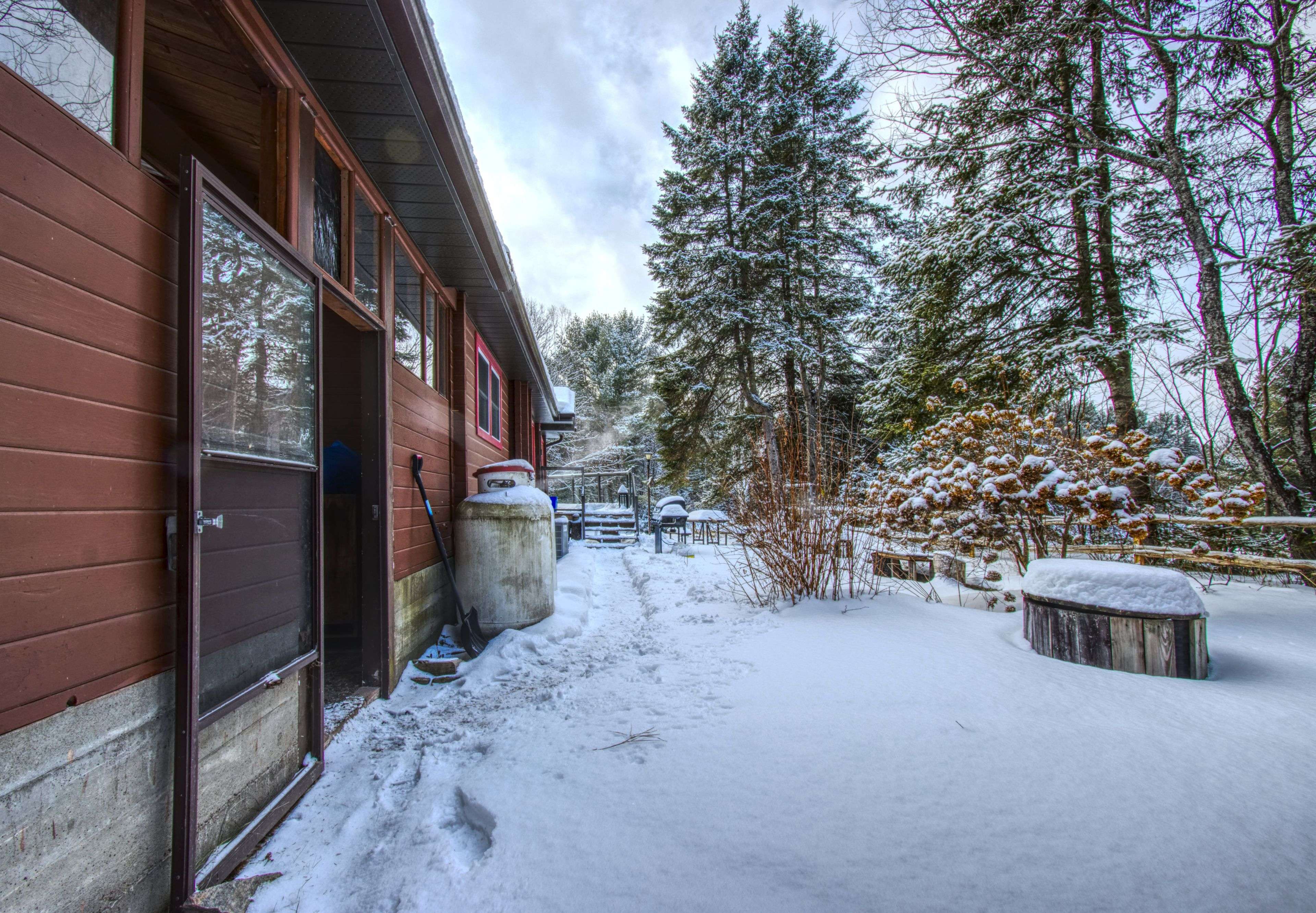 Huntsville, ON P1H 2J4,27 Groeger RD