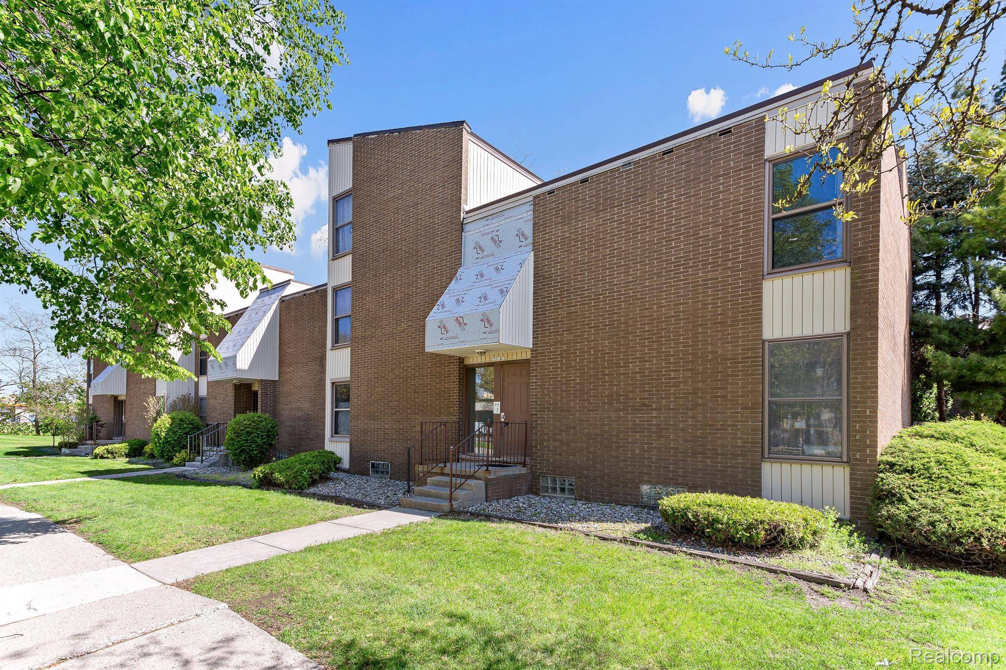 Mt. Clemens, MI 48043,21 DICKINSON ST #K