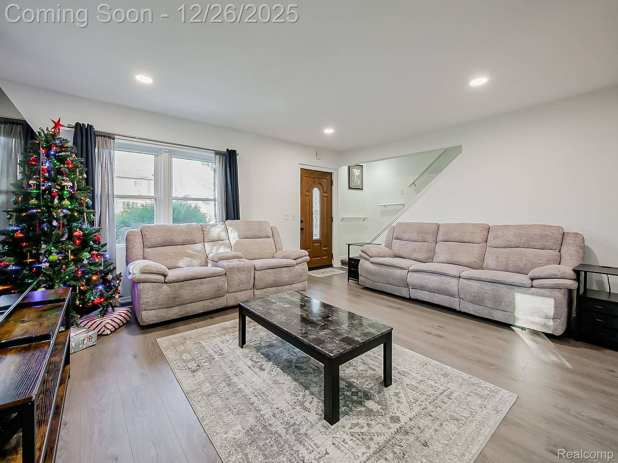 Troy, MI 48083,1652 Van Courtland DR