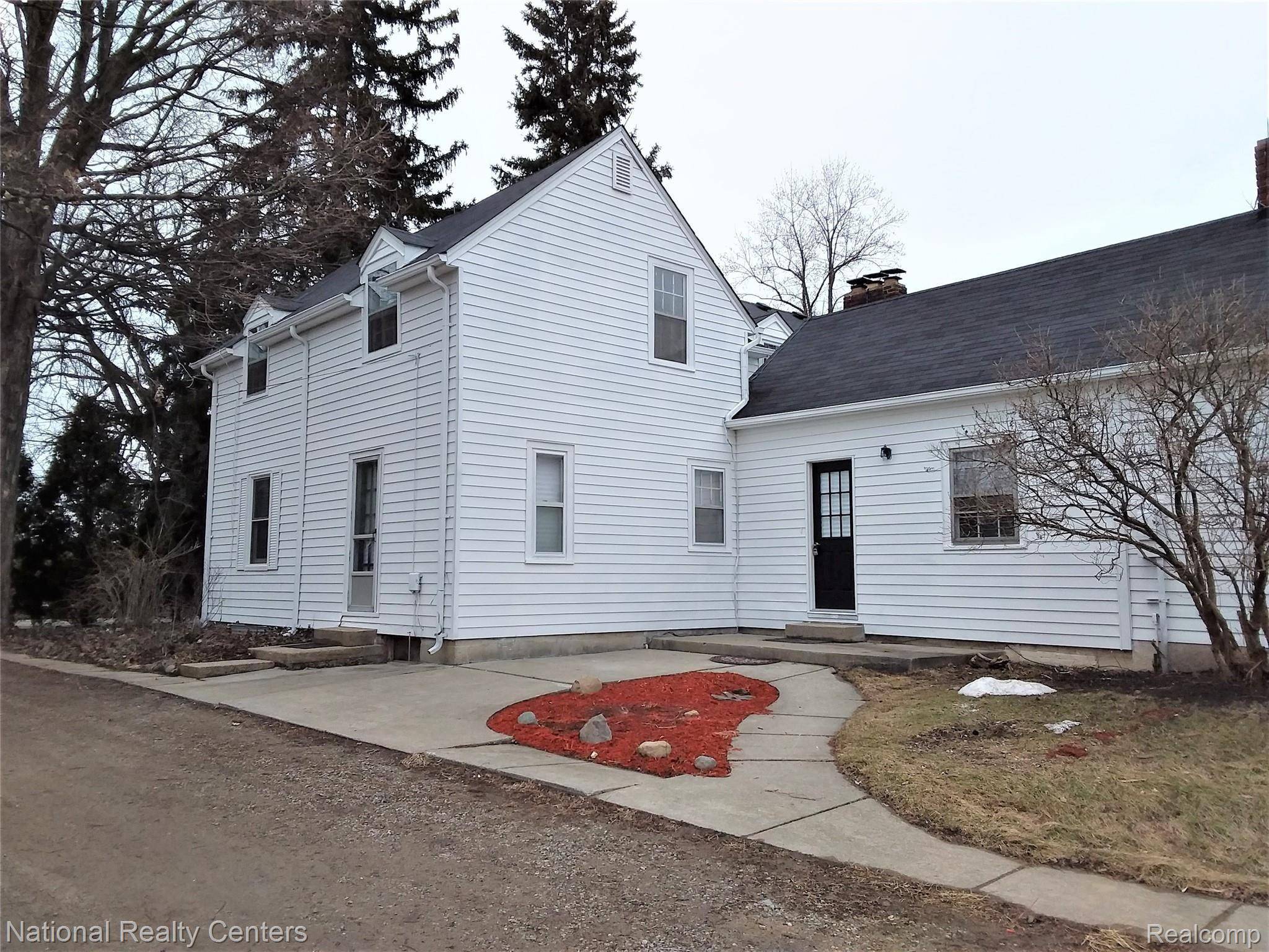 South Lyon, MI 48178,60001 E 8 MILE RD