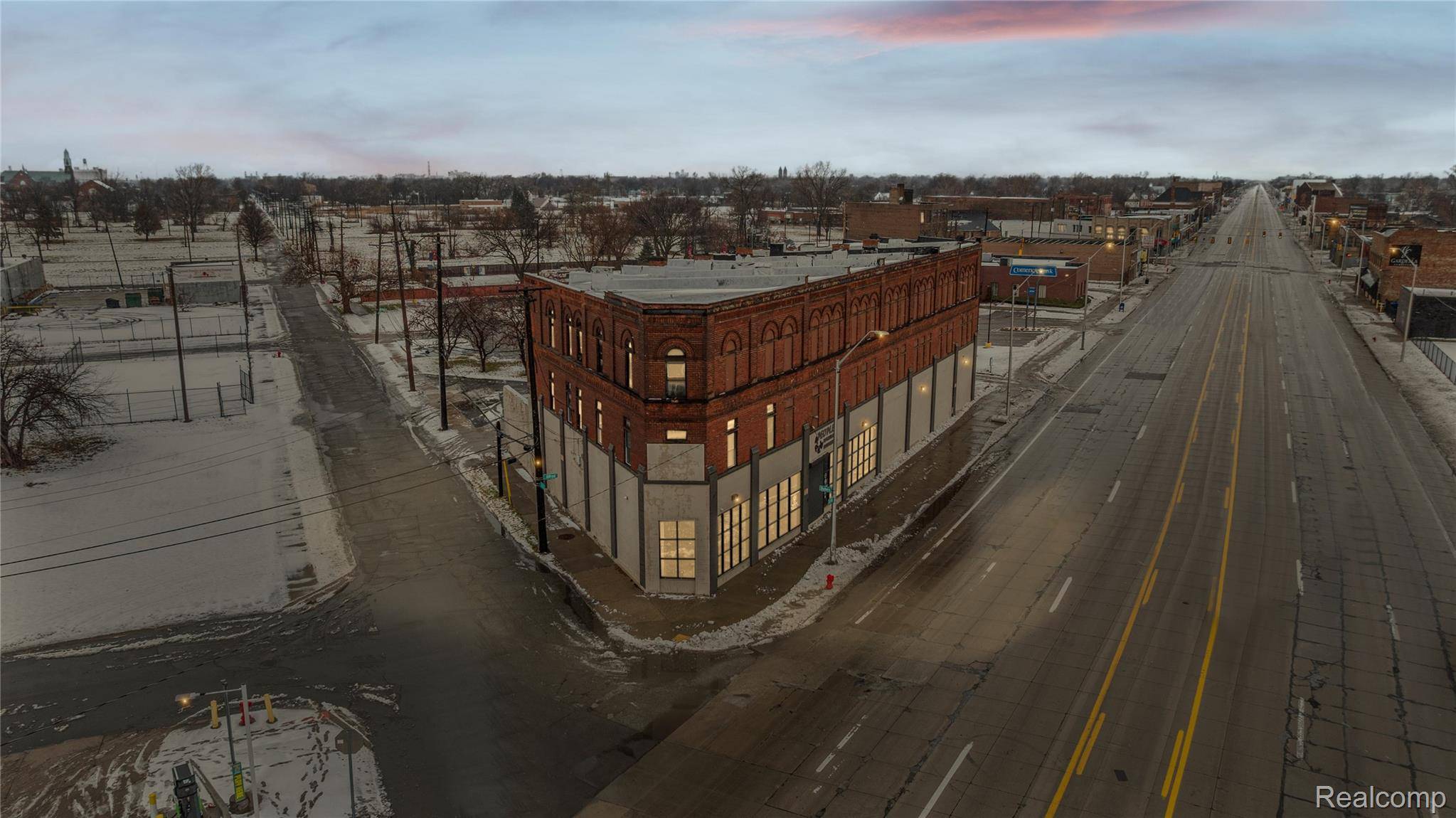 Detroit, MI 48207,2211 Gratiot AVE