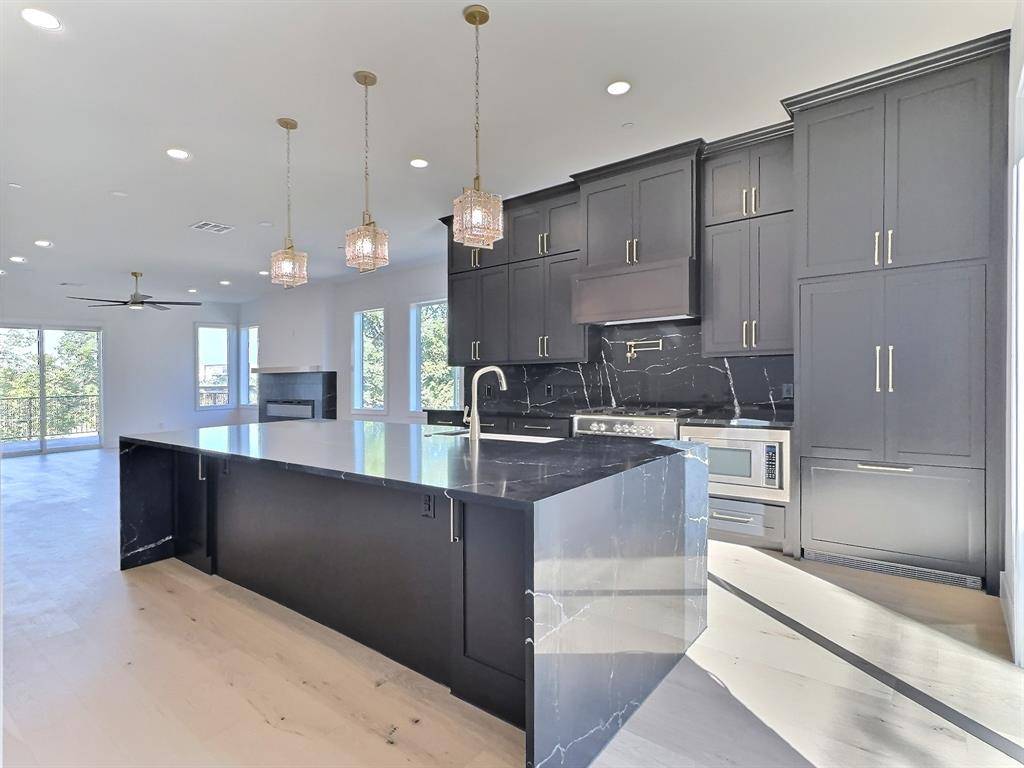 Fort Worth, TX 76111,400 Vista Buena Trail