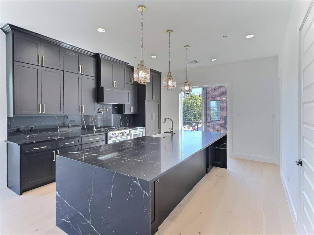 Fort Worth, TX 76111,400 Vista Buena Trail