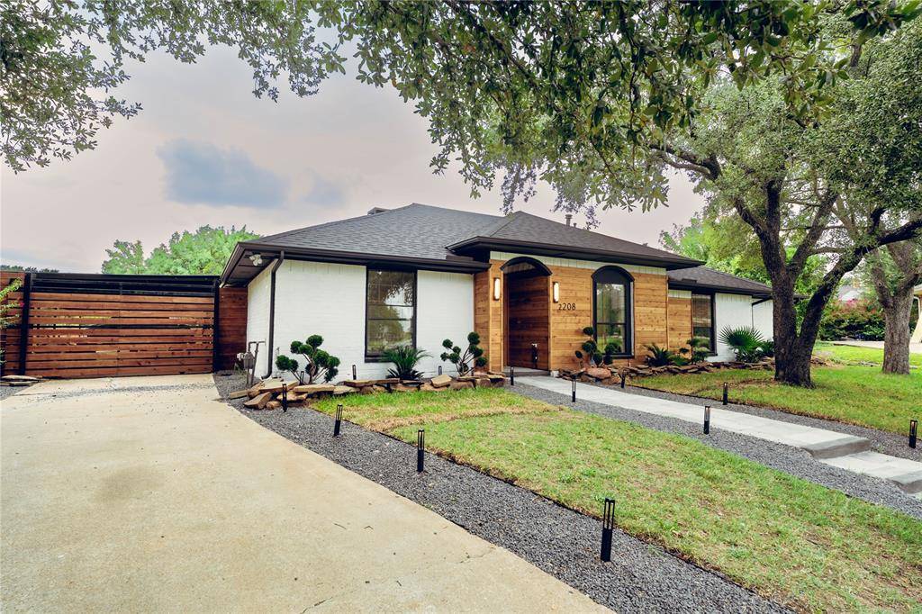 Carrollton, TX 75006,2208 San Simeon Place