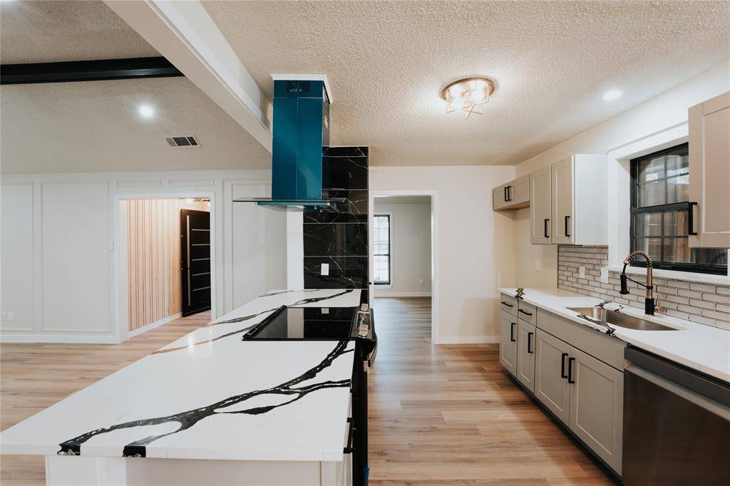 Carrollton, TX 75006,2208 San Simeon Place