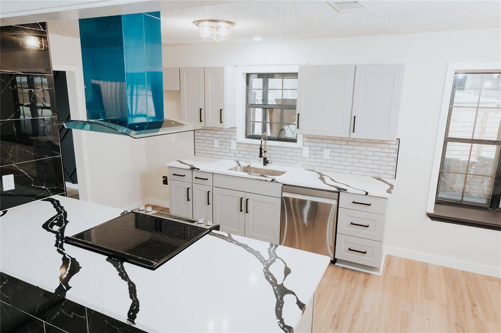 Carrollton, TX 75006,2208 San Simeon Place