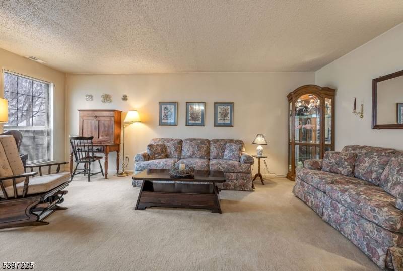 Mahwah Twp., NJ 07430,80 Konight Ct