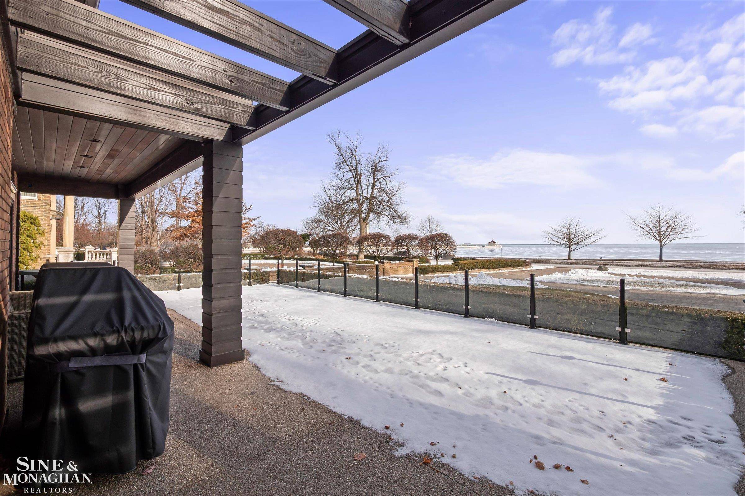 Grosse Pointe Shores, MI 48236,737 Lake Shore RD