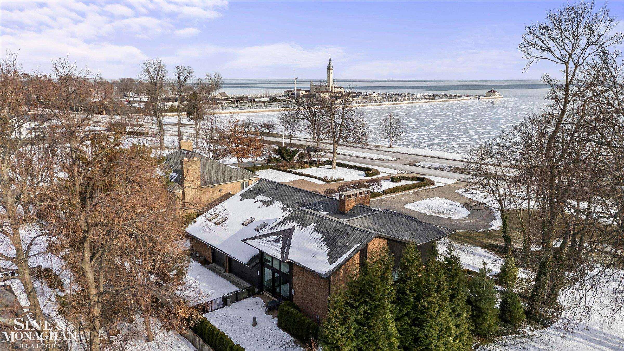 Grosse Pointe Shores, MI 48236,737 Lake Shore RD