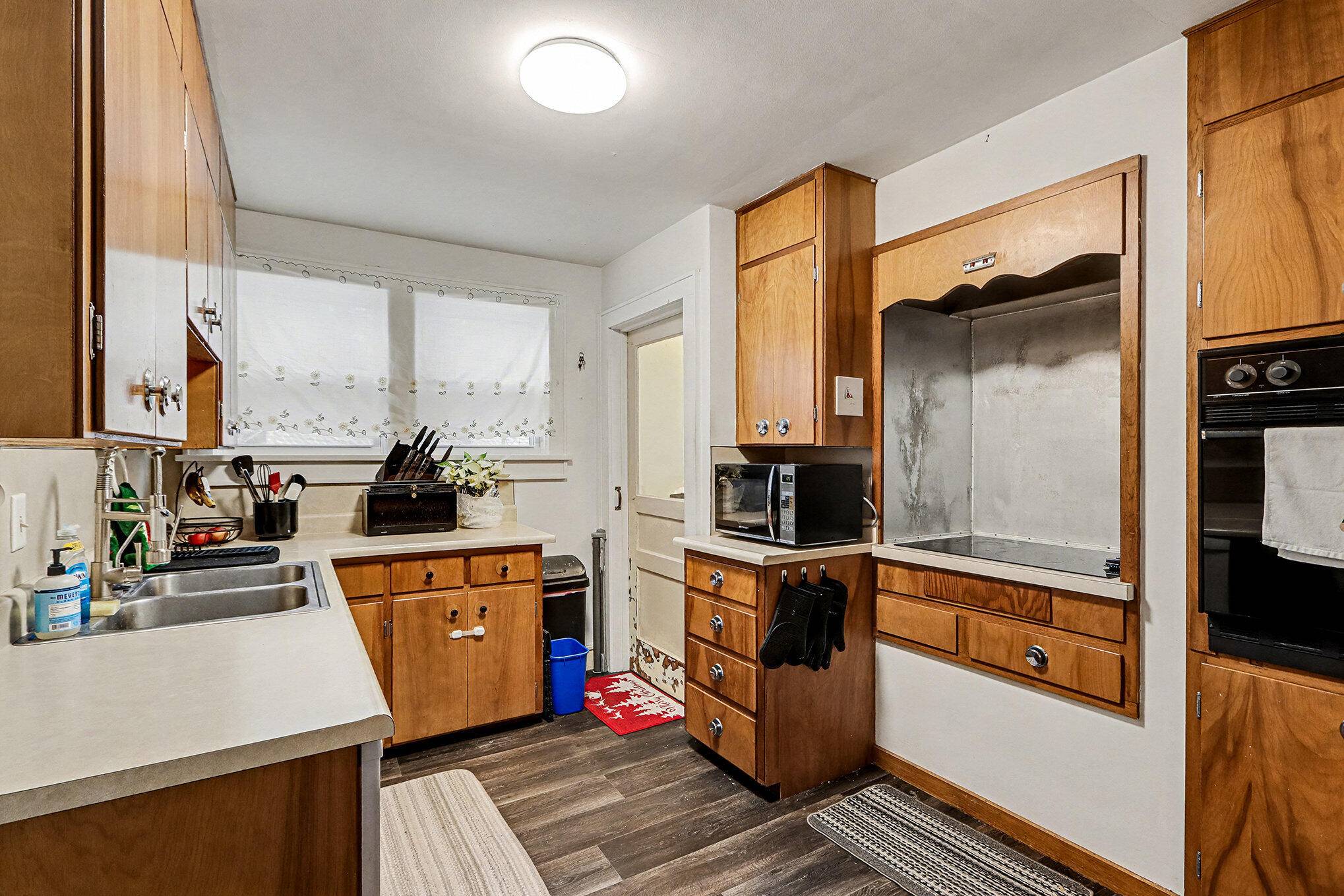 Sturgis, MI 49091,302 S Maple ST