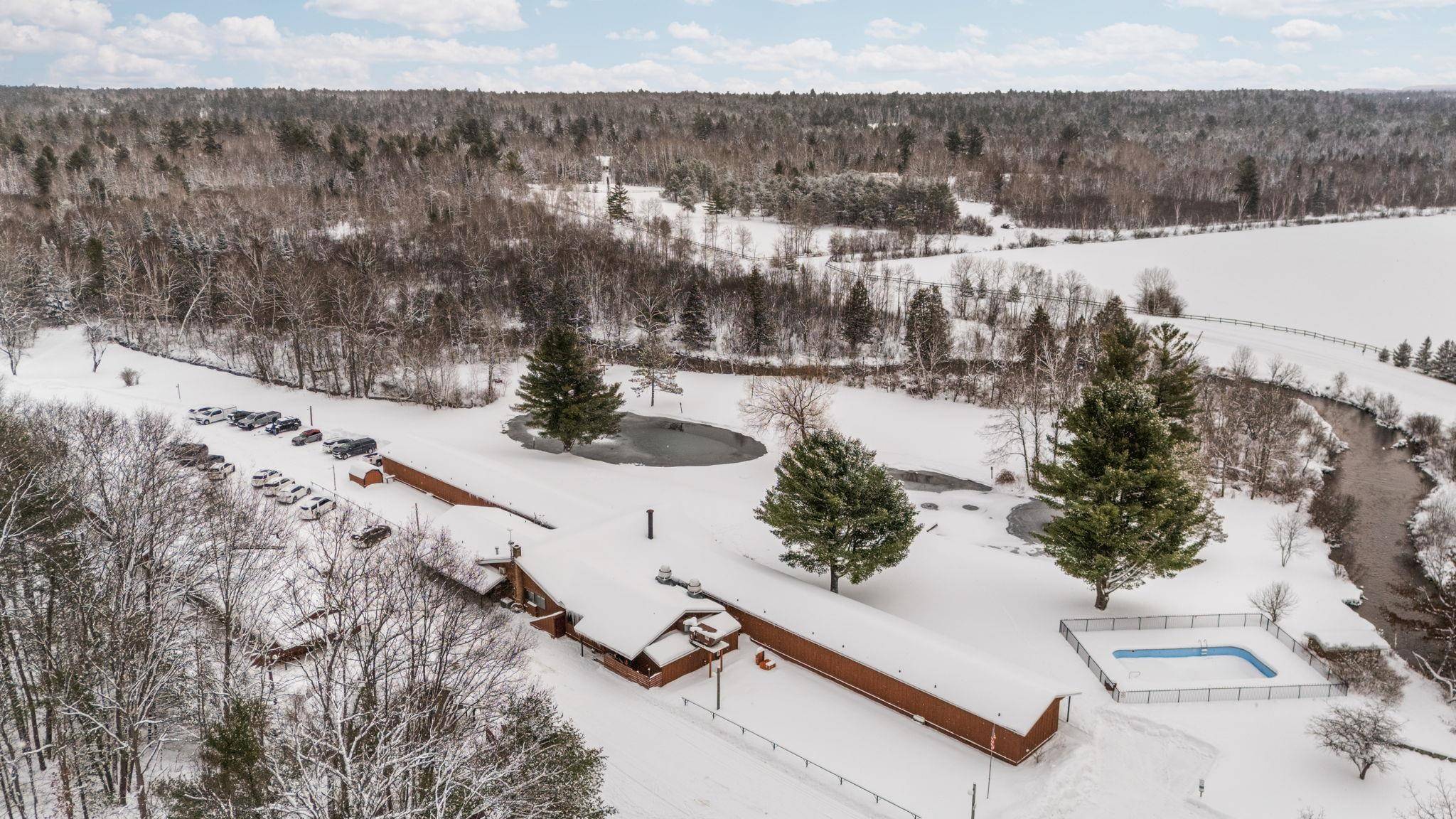 Traverse City, MI 49696,6841 Brown Bridge RD