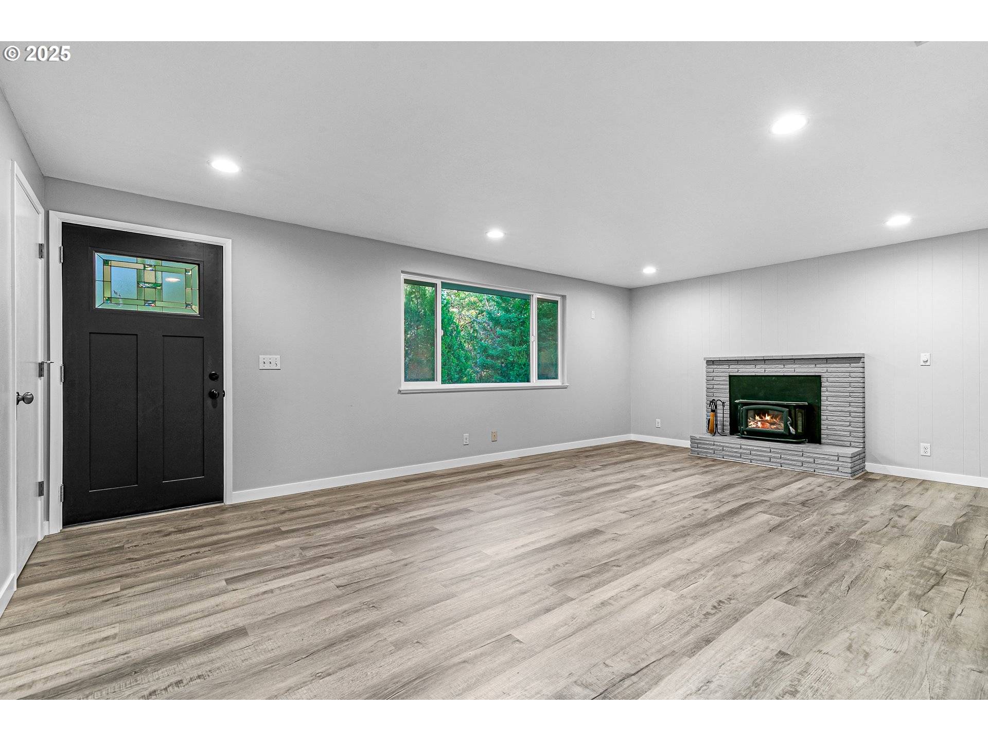 Grants Pass, OR 97526,387 CIENAGA LN