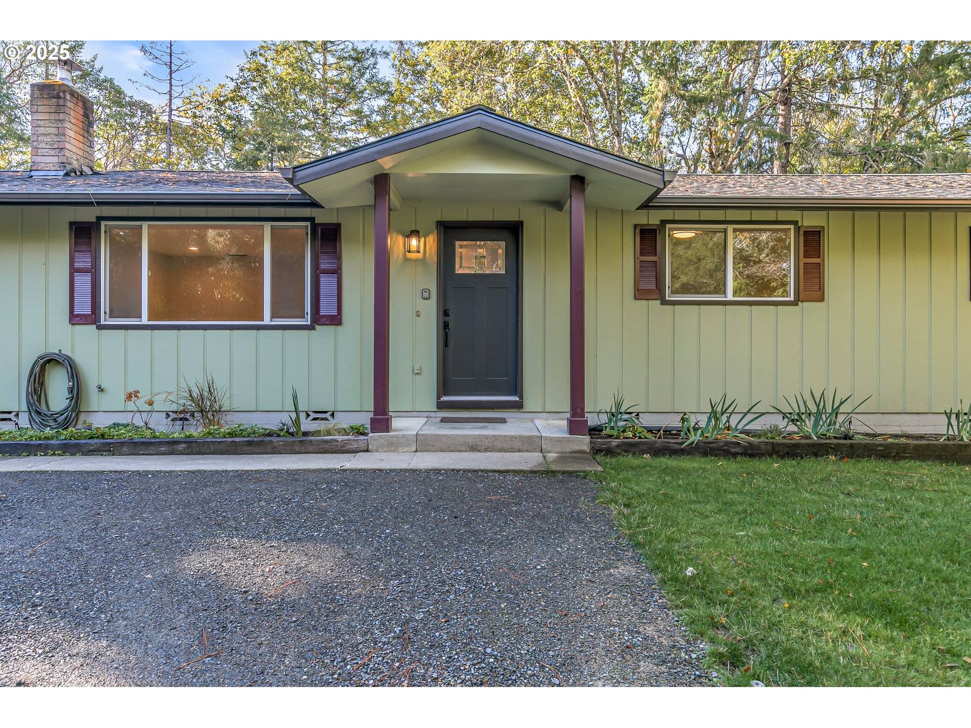 Grants Pass, OR 97526,387 CIENAGA LN