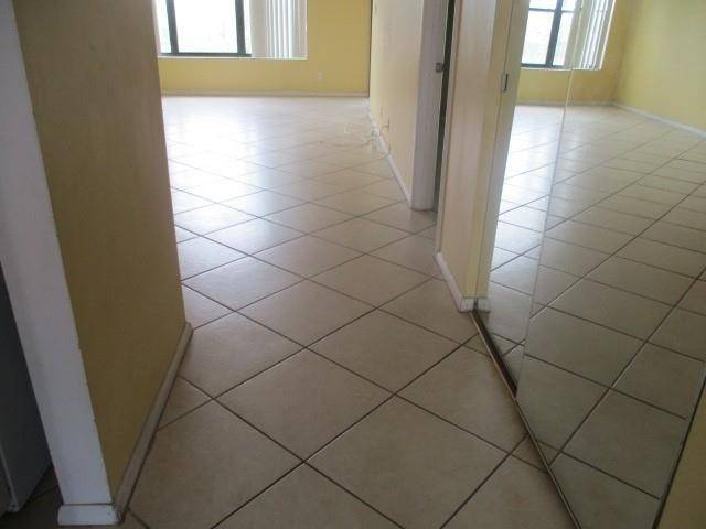 Pompano Beach, FL 33069,2314 S Cypress Bend Dr #613