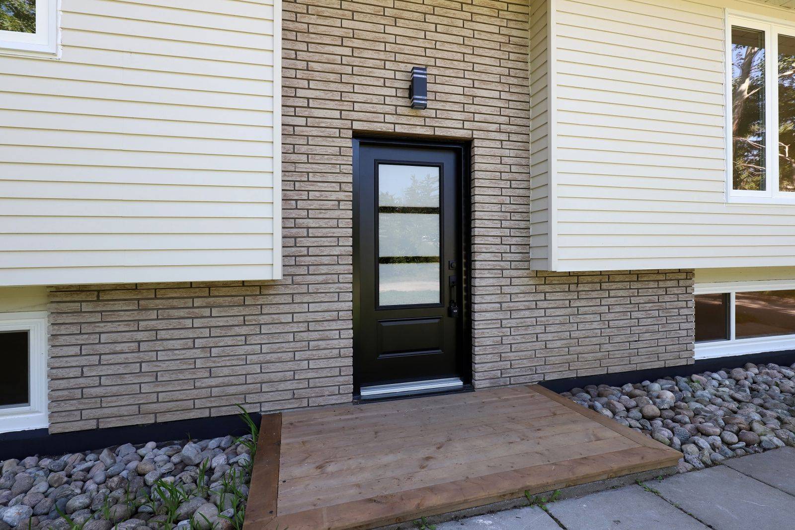 Oro-medonte, ON L3V 6H2,8570 Hwy 12 N/A