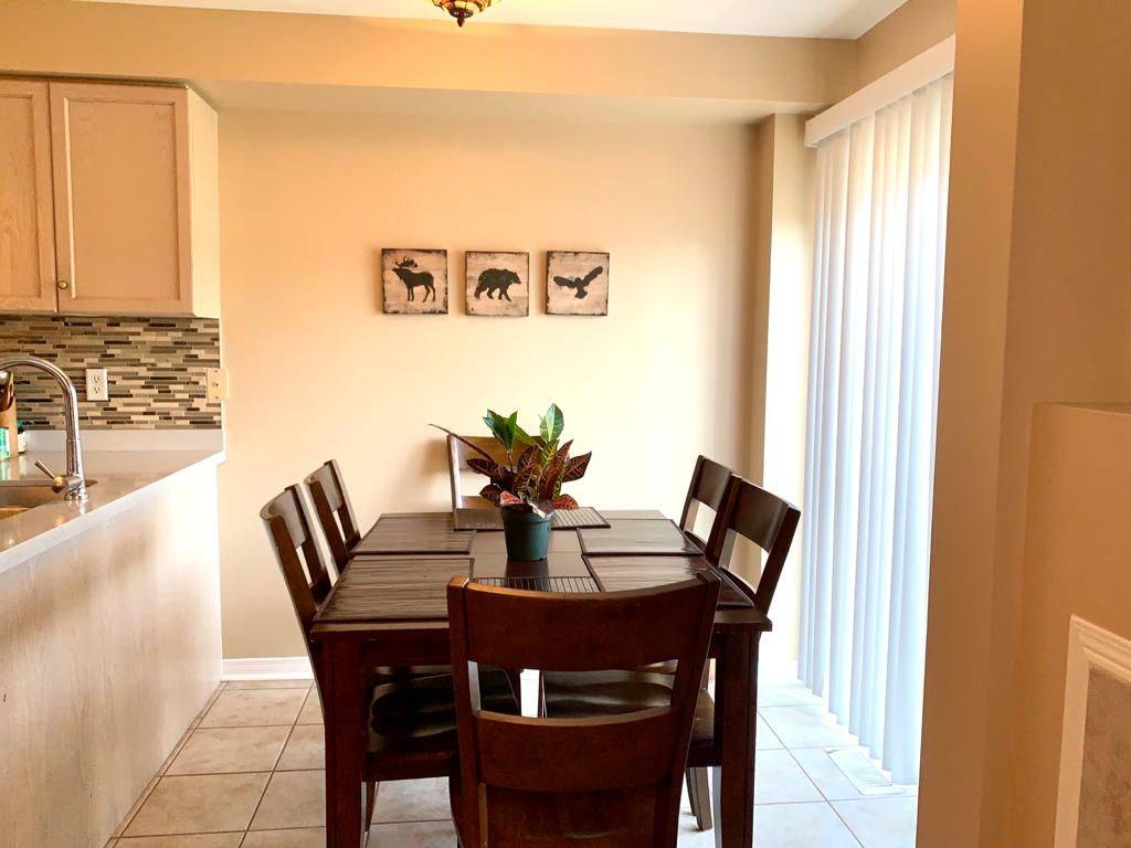 Mississauga, ON L5M 6Y1,3838 Manatee WAY #Main/2nd Flr