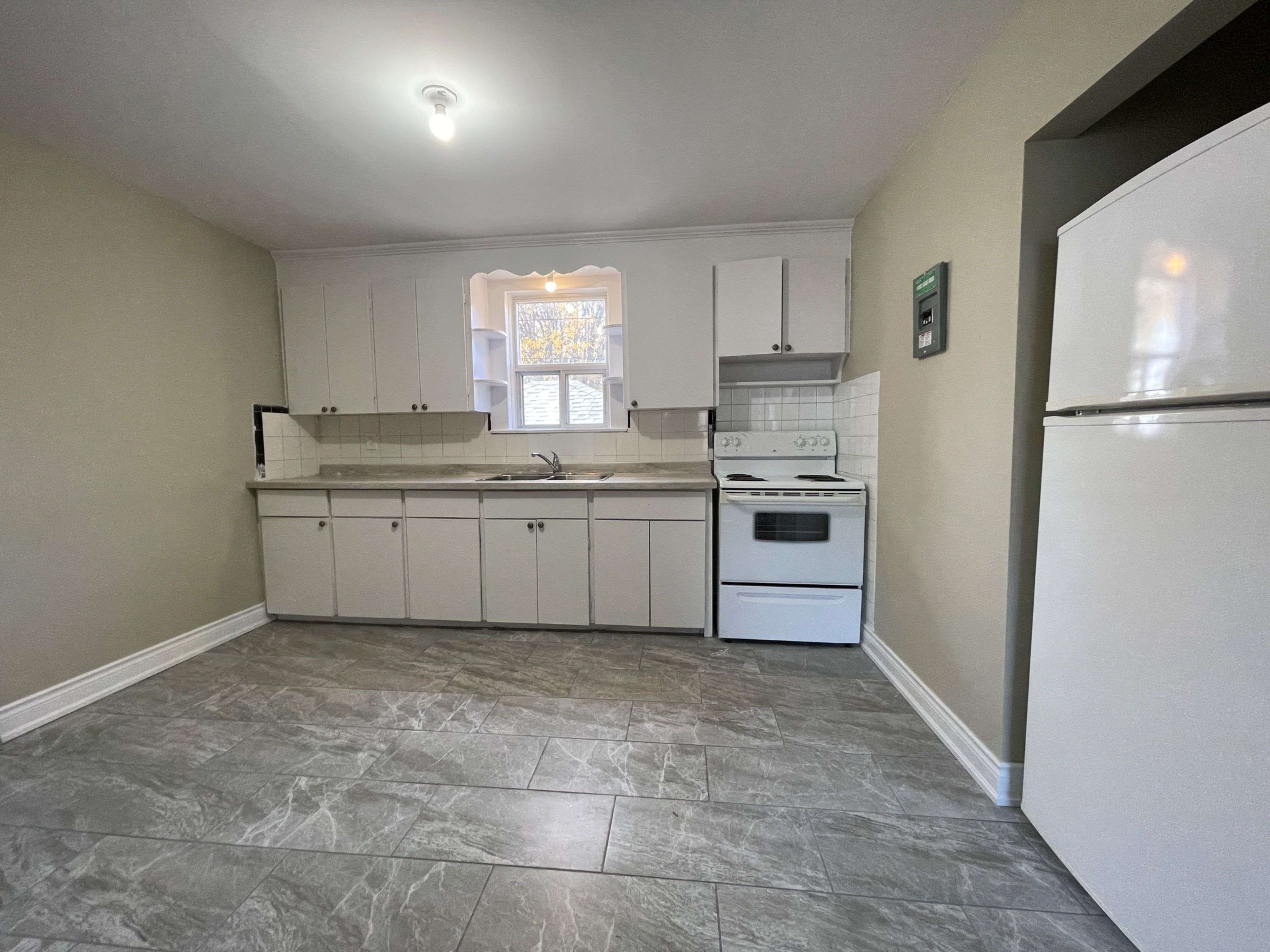 Toronto W06, ON M8V 1X2,12 Dwight AVE #8