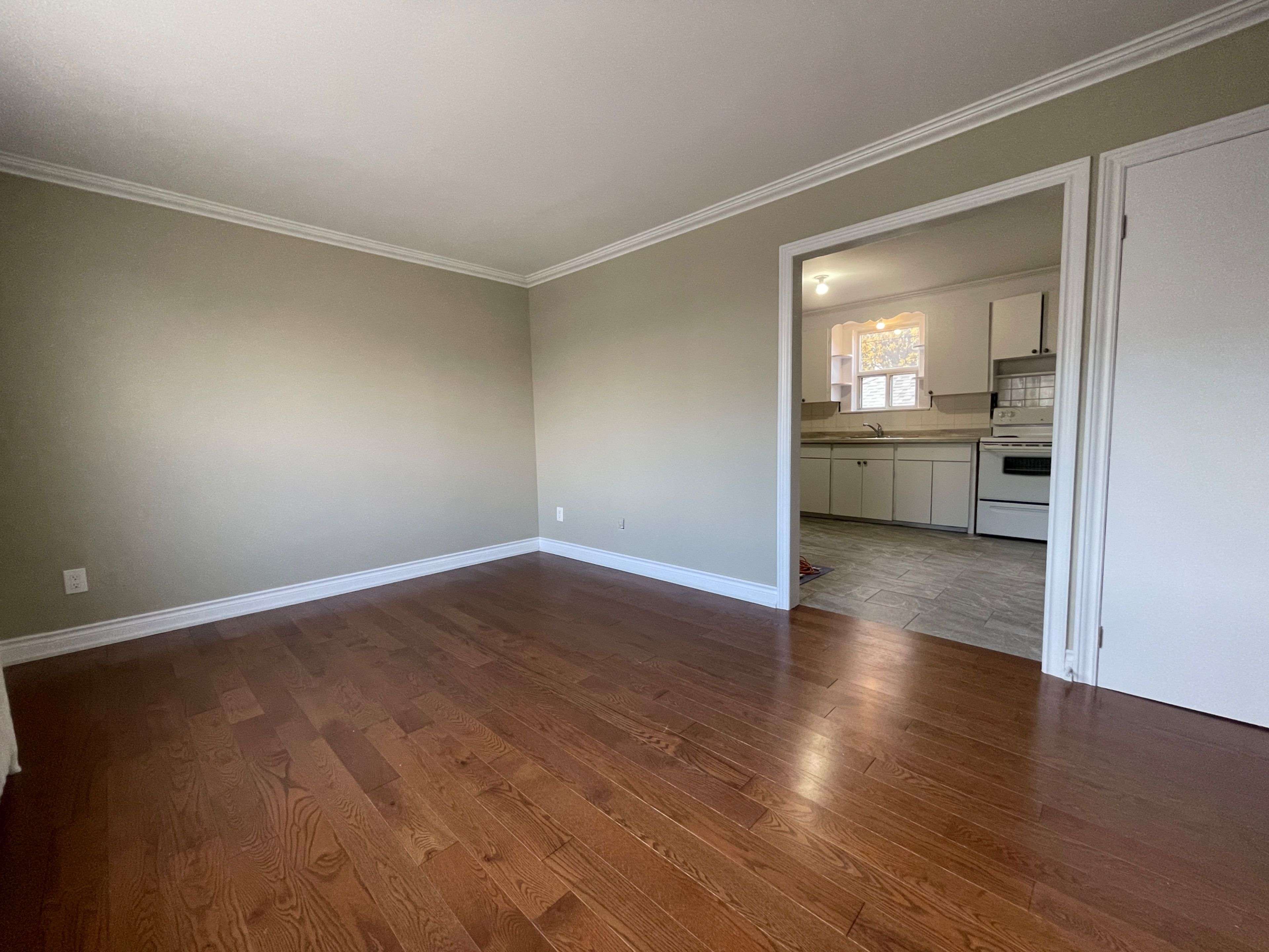 Toronto W06, ON M8V 1X2,12 Dwight AVE #8