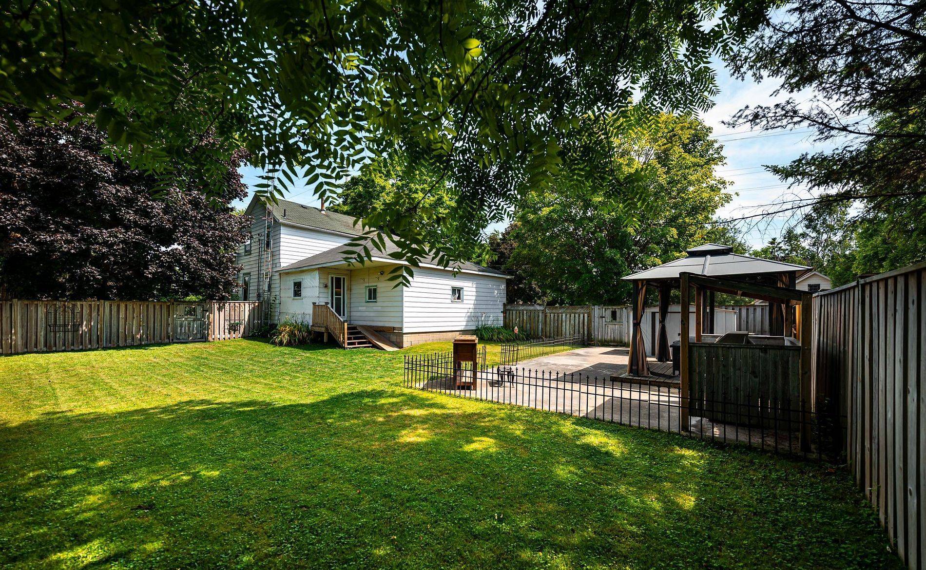 Shelburne, ON L9V 2Y1,168 Victoria ST