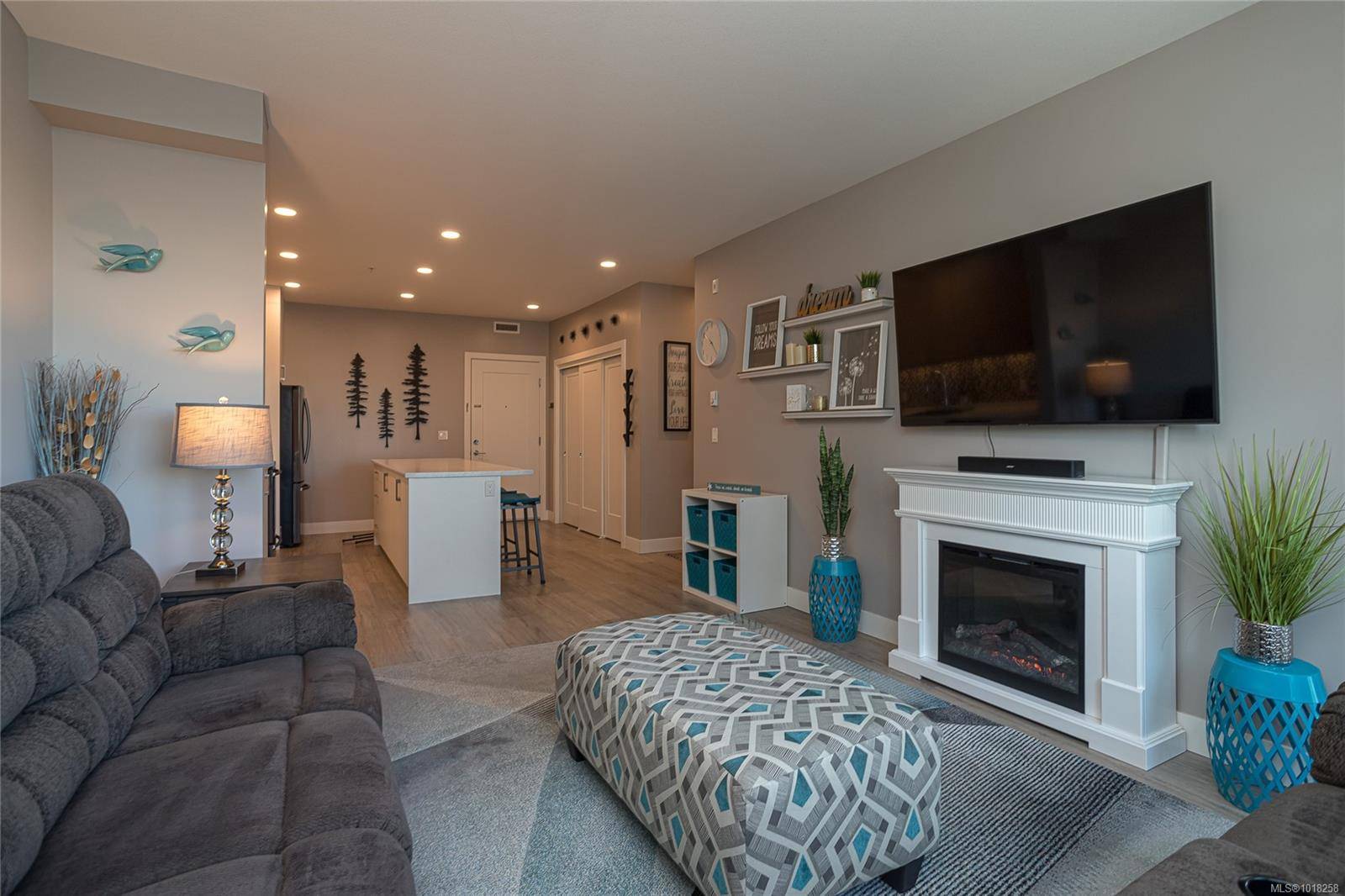 Nanaimo, BC V9T 0L8,6540 Metral Dr #203