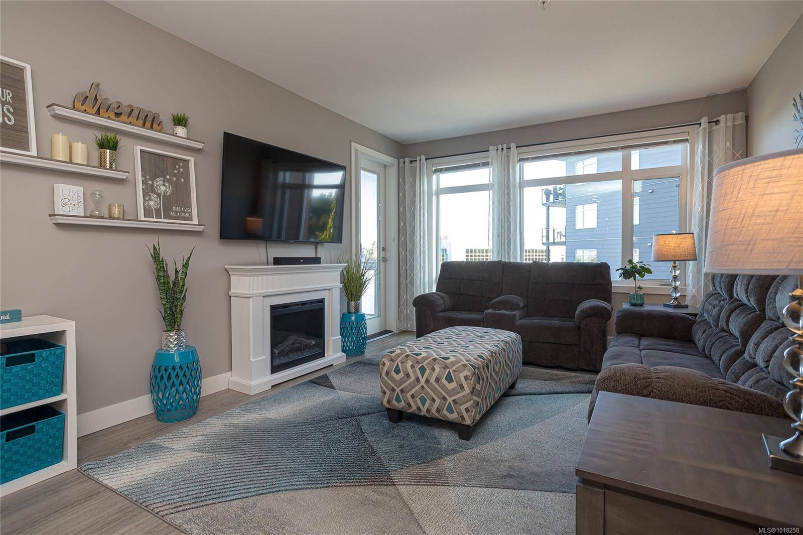 Nanaimo, BC V9T 0L8,6540 Metral Dr #203