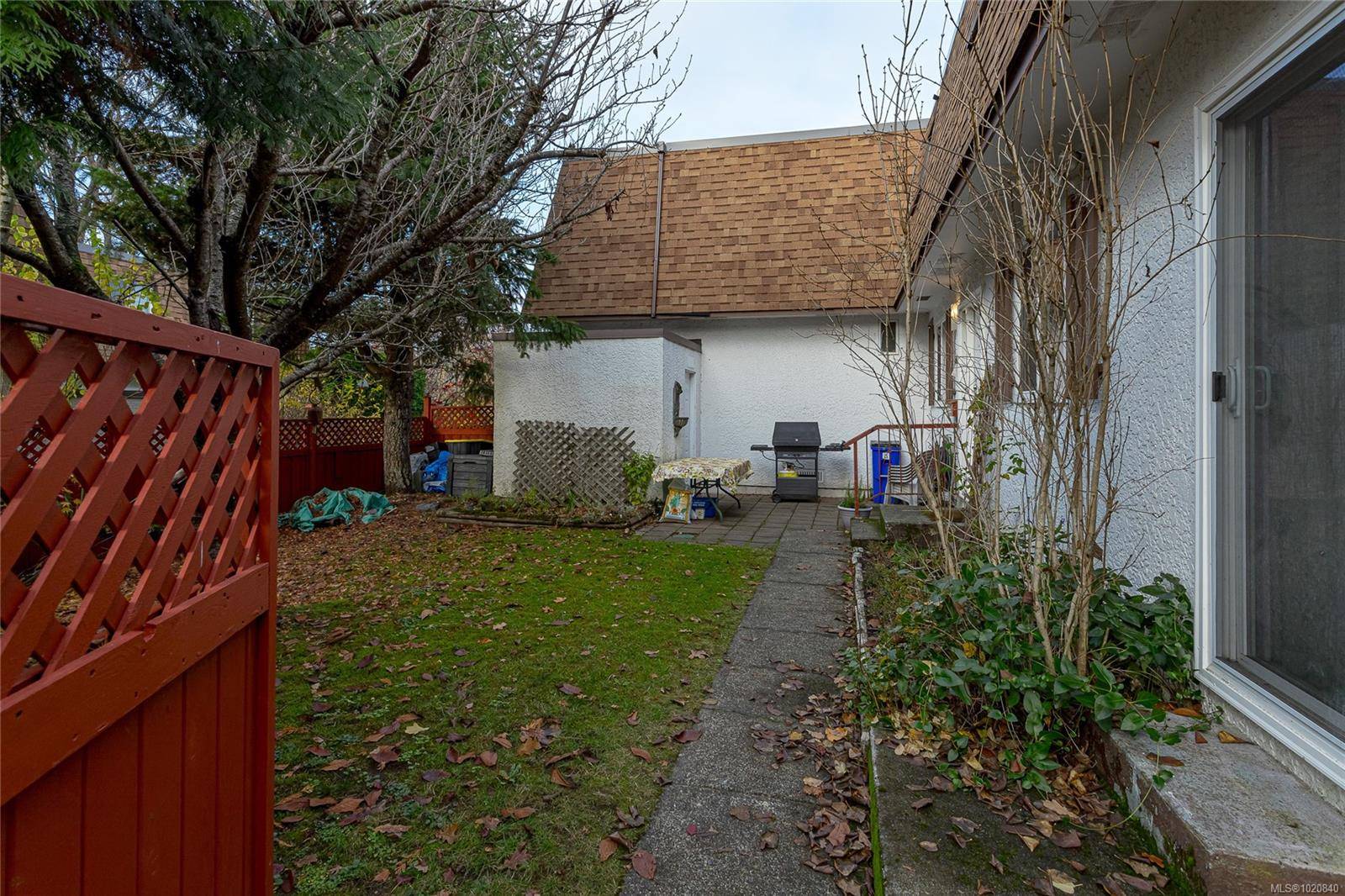 Nanaimo, BC V9R 3X8,9 Buttertubs Dr #6