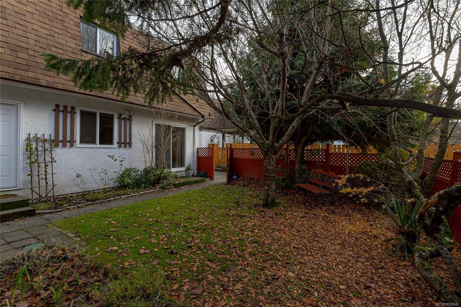 Nanaimo, BC V9R 3X8,9 Buttertubs Dr #6