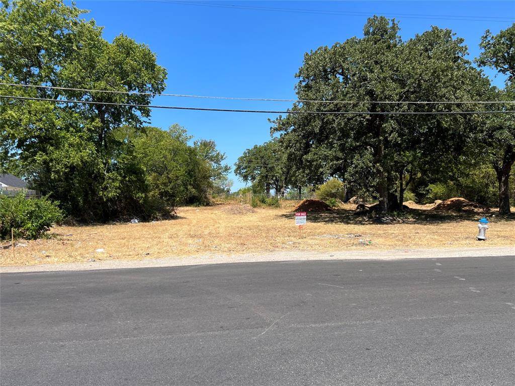 Dallas, TX 75216,3503 E Overton Road