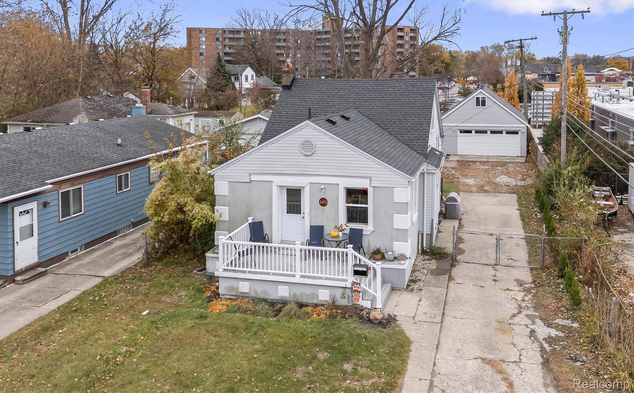 Berkley, MI 48072,2435 Sunnyknoll AVE