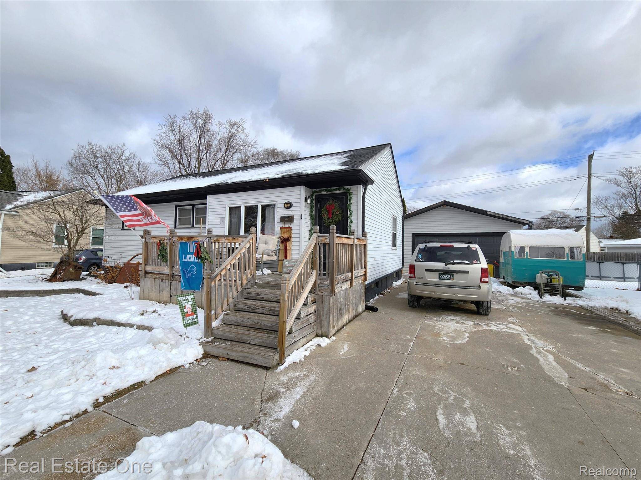 Mt. Clemens, MI 48043,759 Chippewa ST