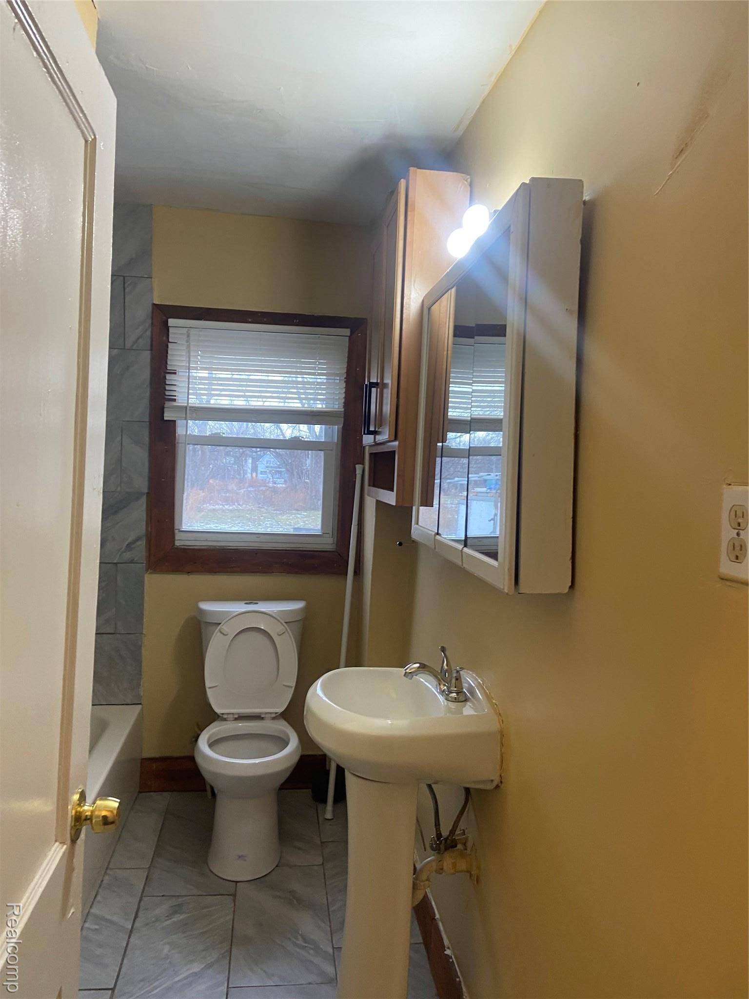 Detroit, MI 48204,10053 Quincy ST