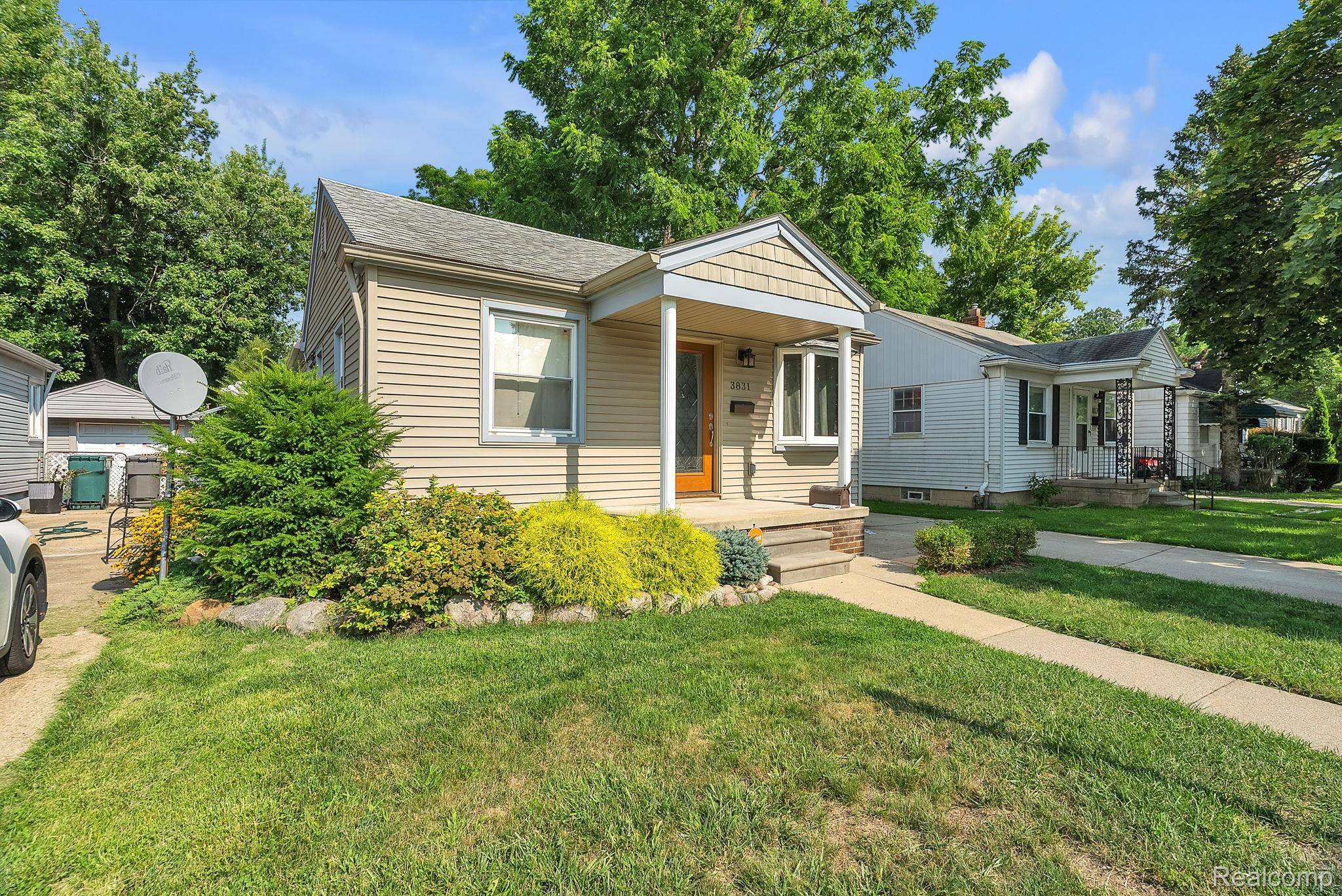 Dearborn, MI 48124,3831 WEDDELL ST