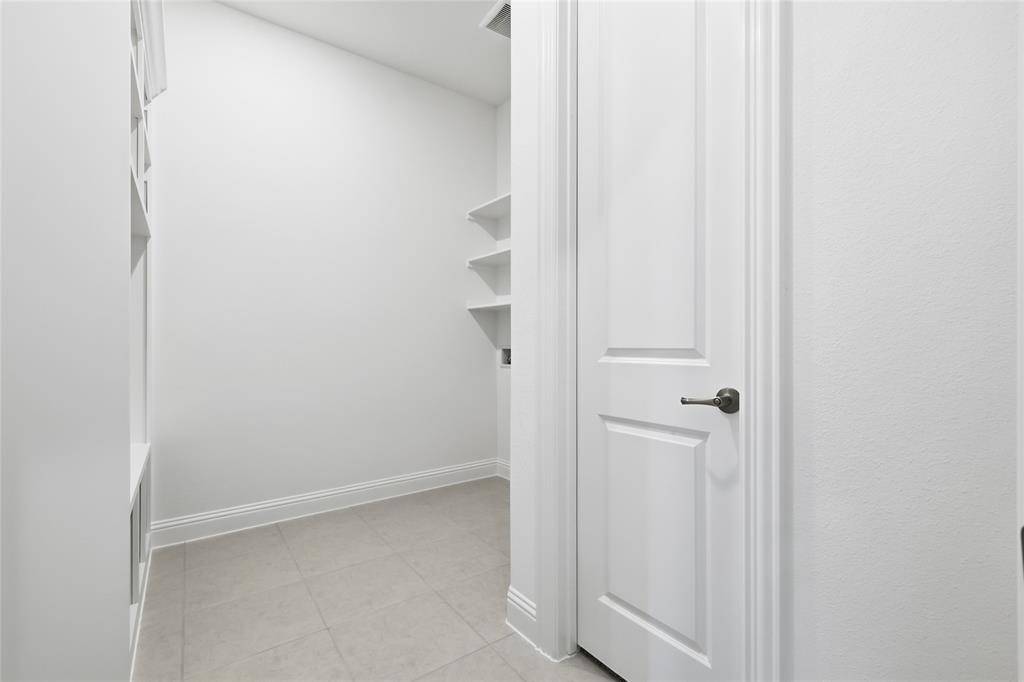 Midlothian, TX 76065,525 Carriage Hill Road