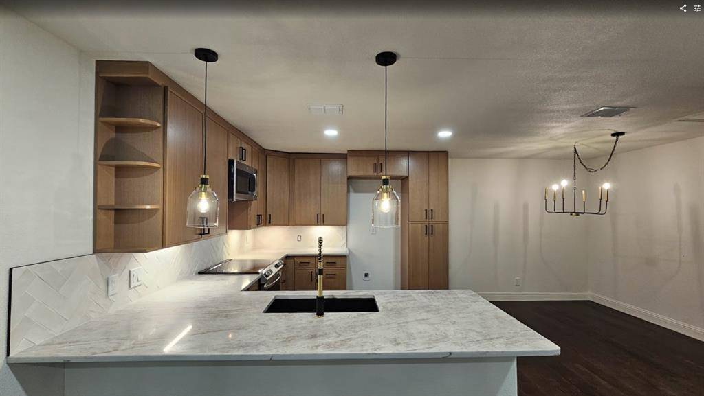 Gainesville, TX 76240,1001 E Star Street