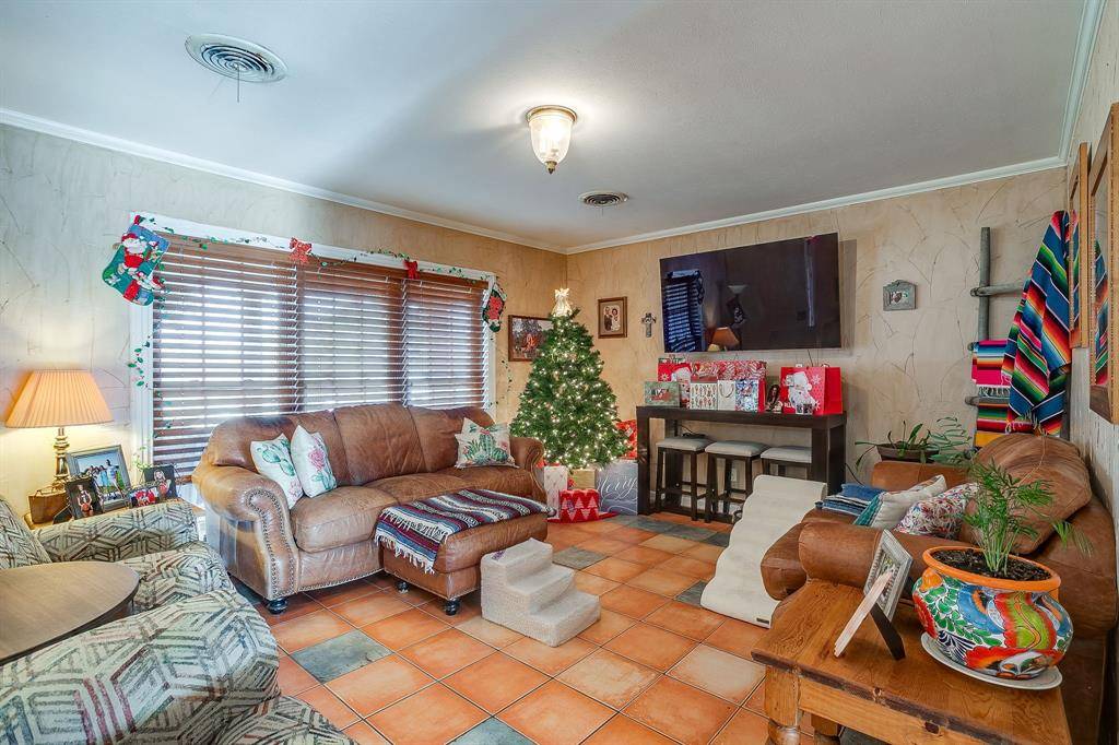 Weatherford, TX 76086,205 W Ridge Road