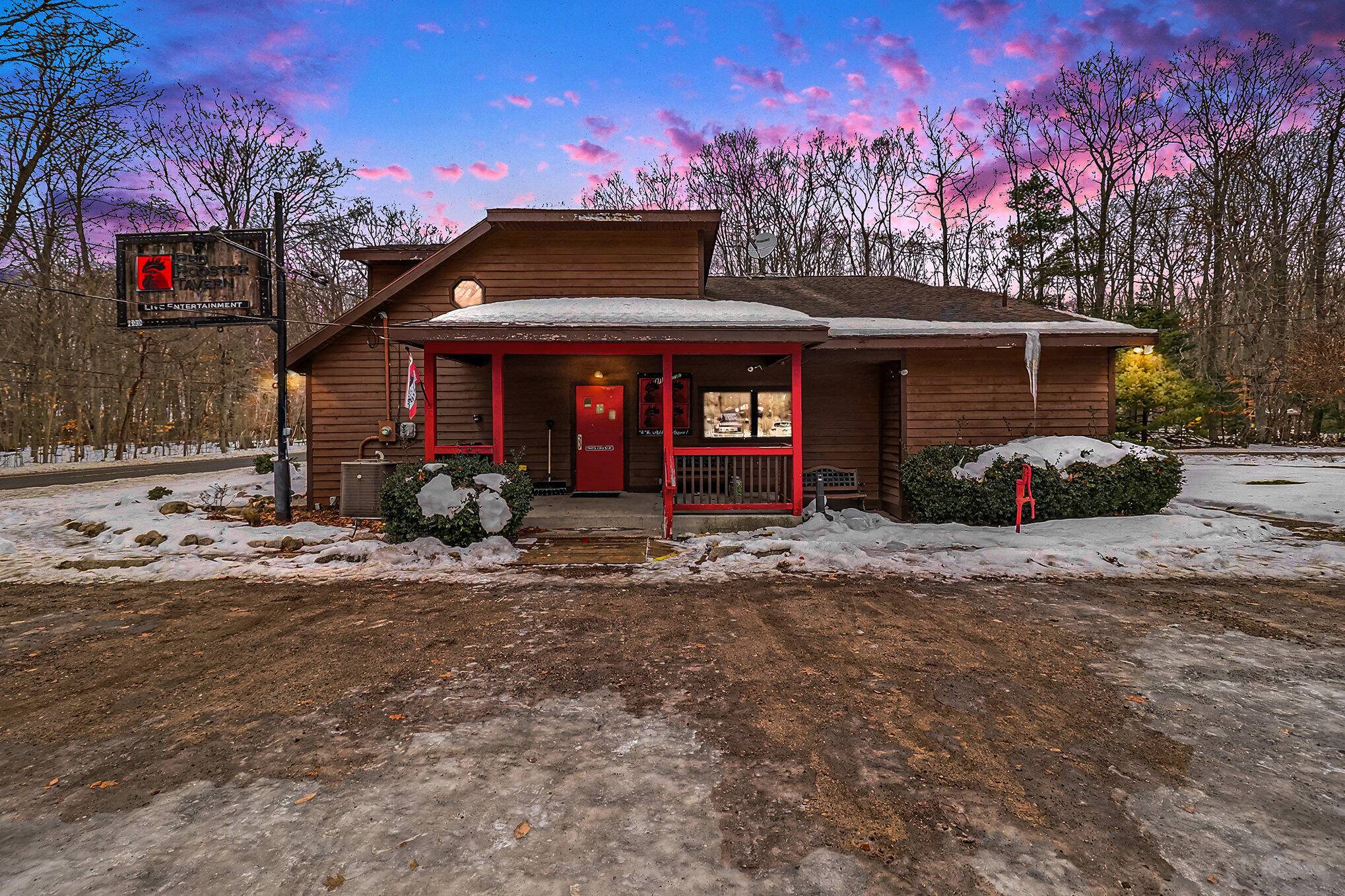 Muskegon, MI 49445,2998 N Scenic DR