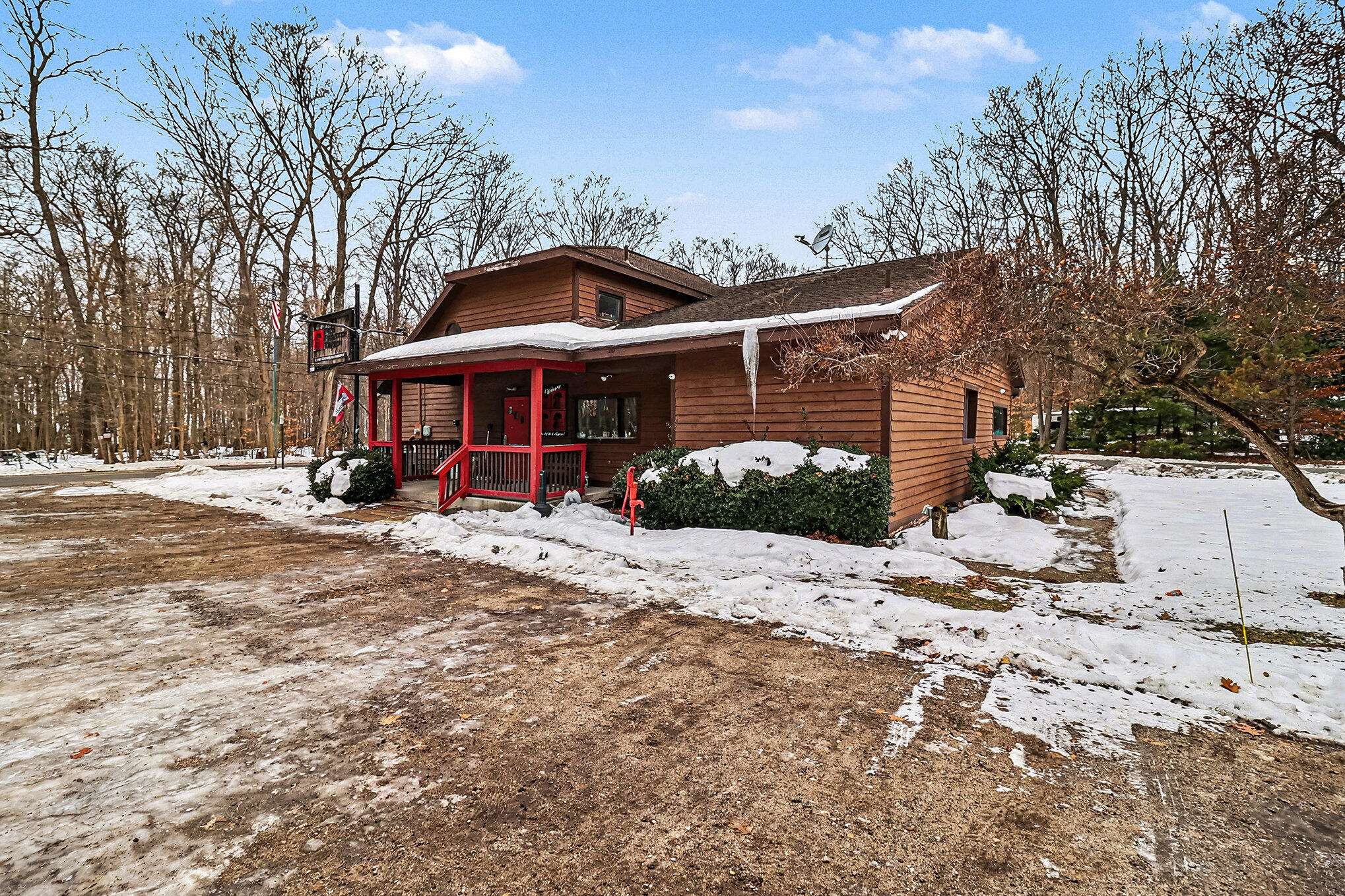 Muskegon, MI 49445,2998 N Scenic DR