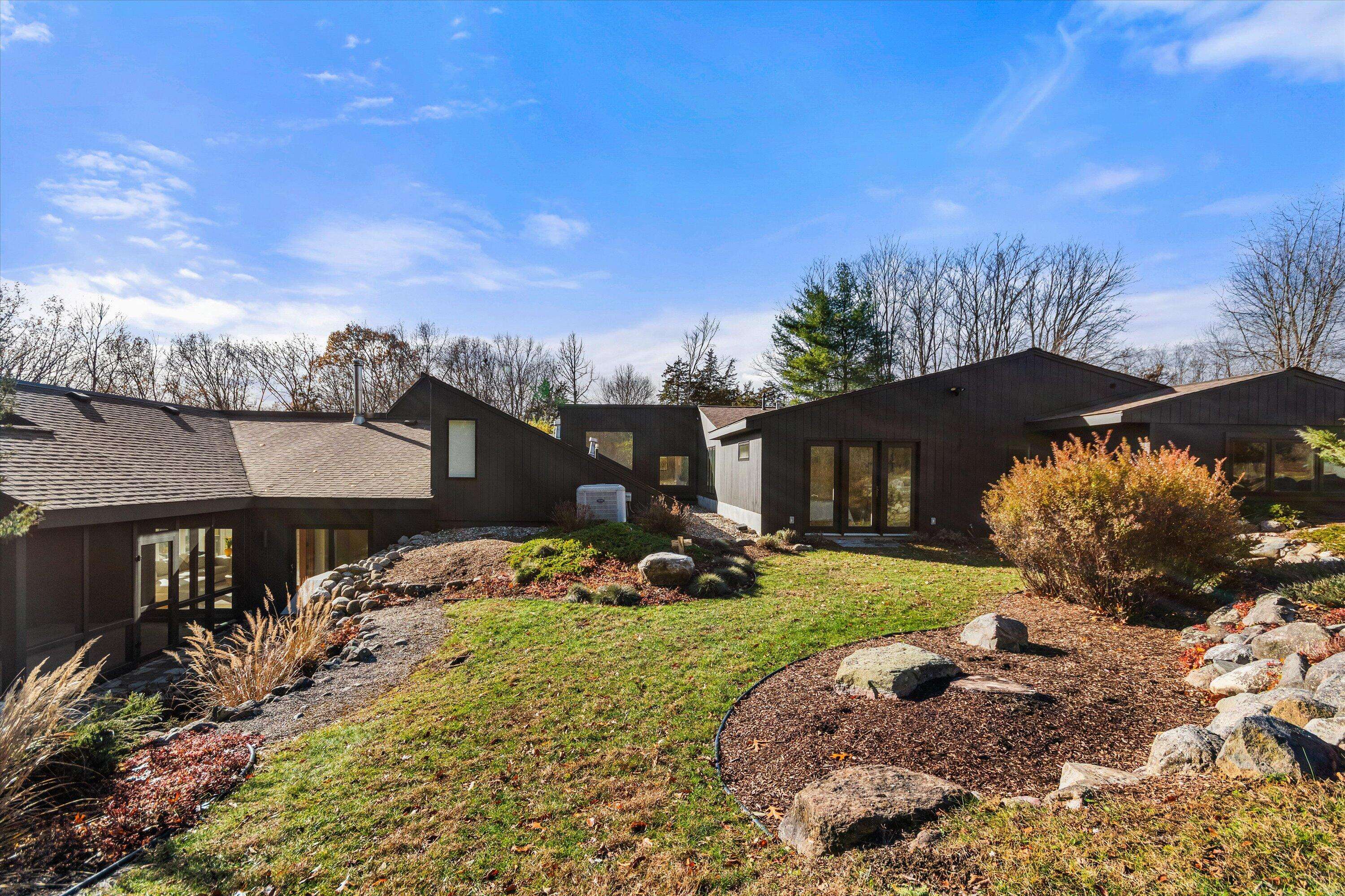 Ann Arbor, MI 48103,3936 Holden DR