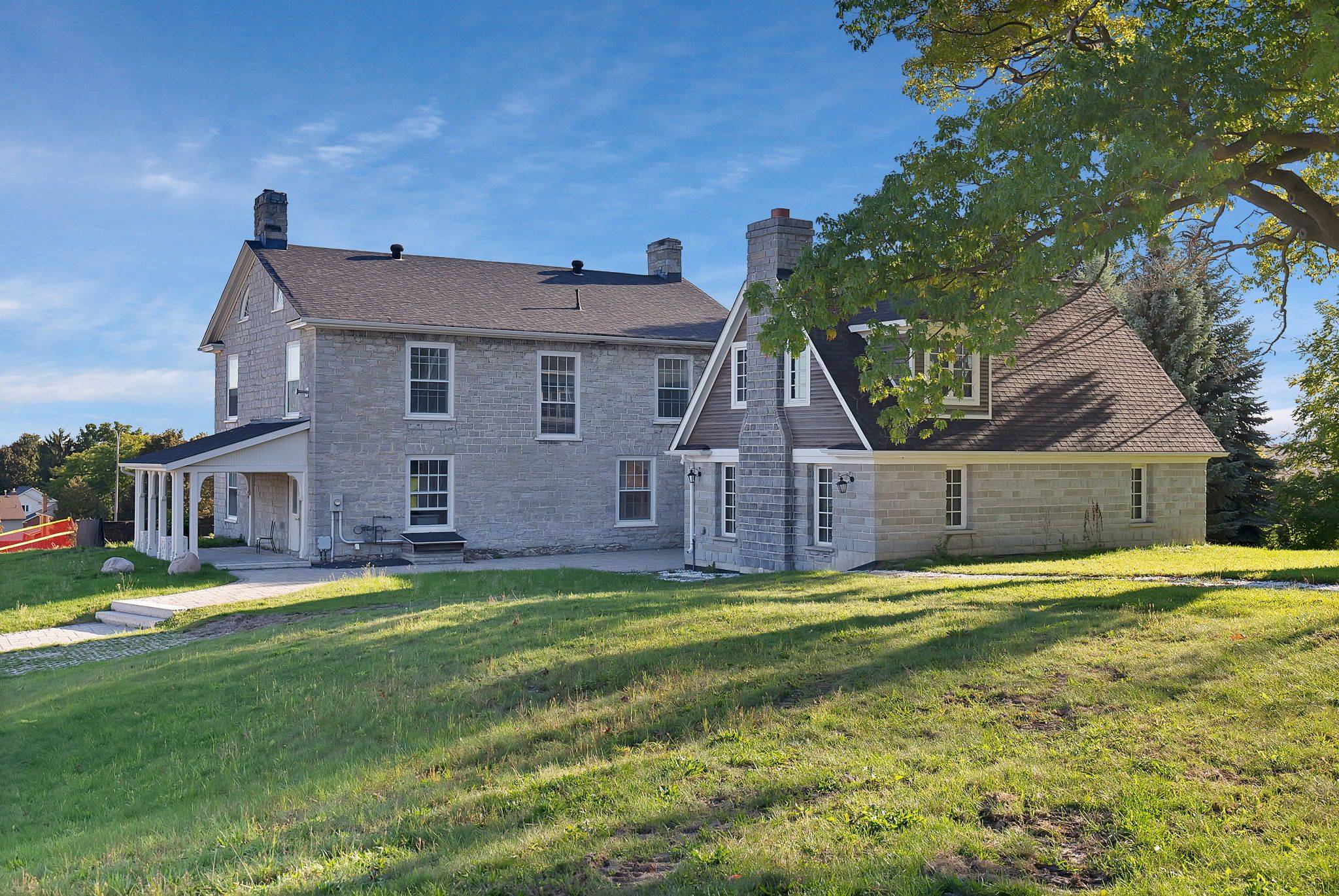 Whitby, ON L1N 8P2,780 Garden ST