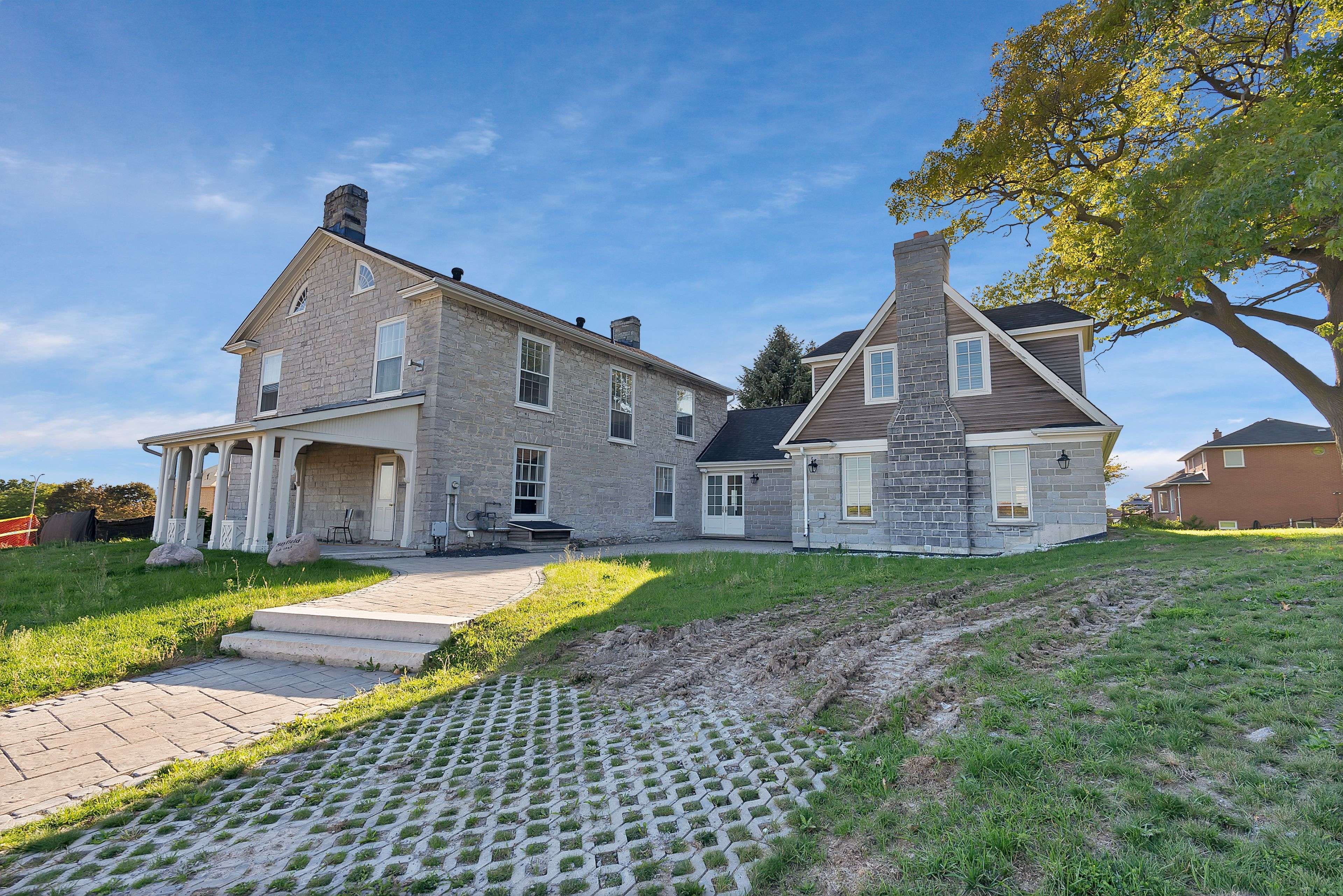 Whitby, ON L1N 8P2,780 Garden ST