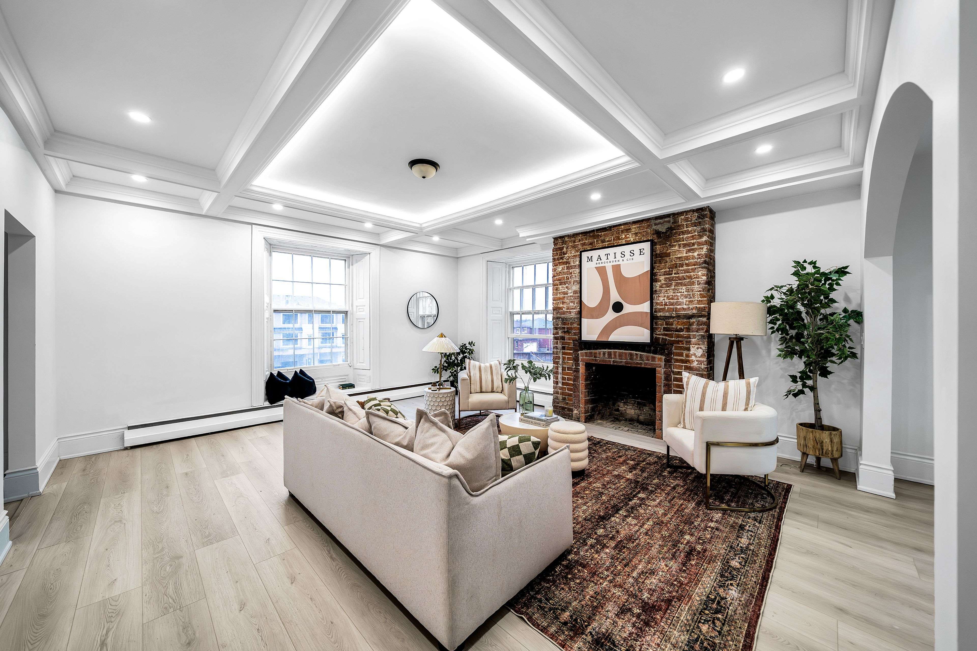 Whitby, ON L1N 8P2,780 Garden ST