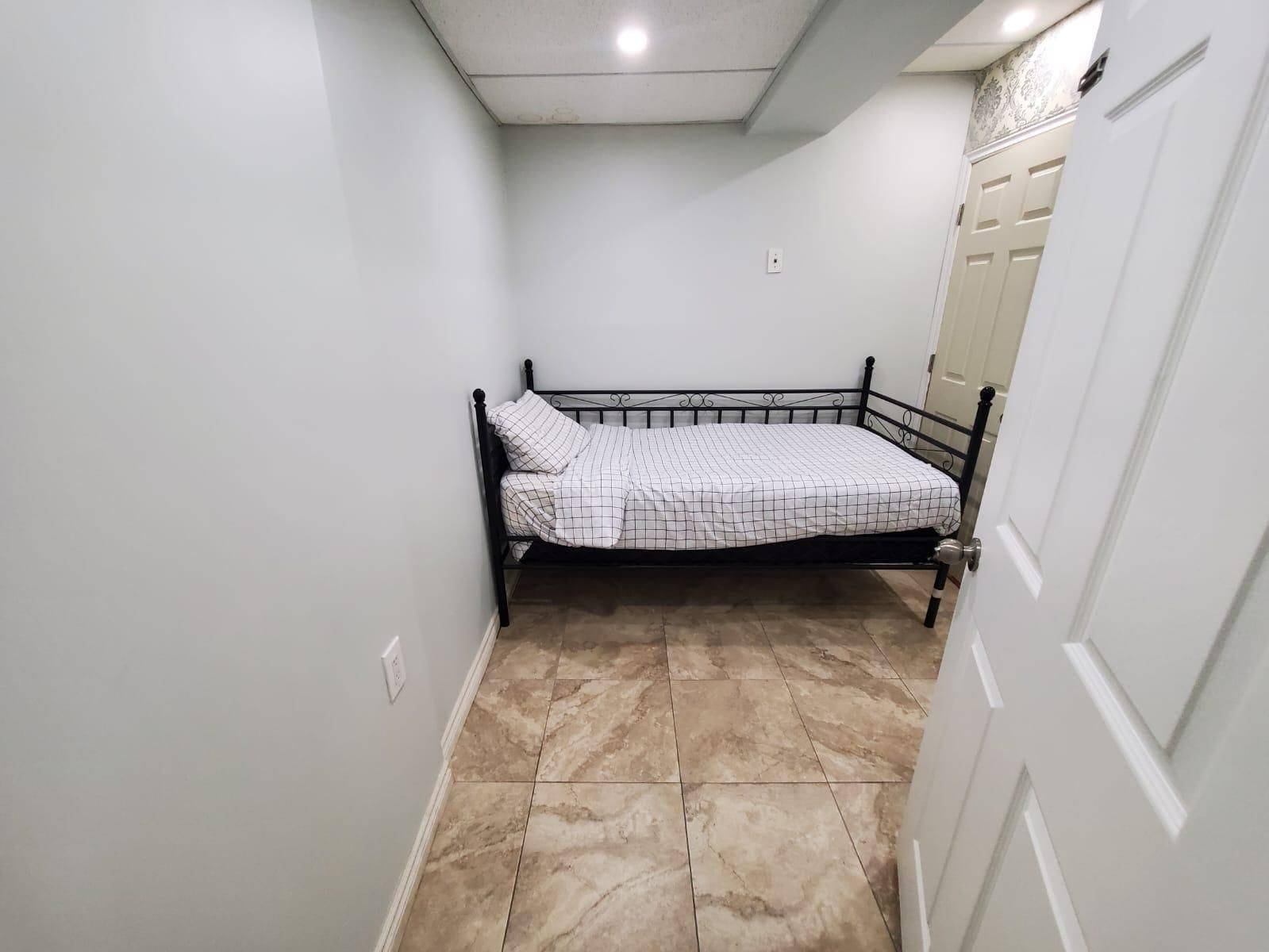 Ajax, ON L1T 2B3,107 Mullen DR #BSMT