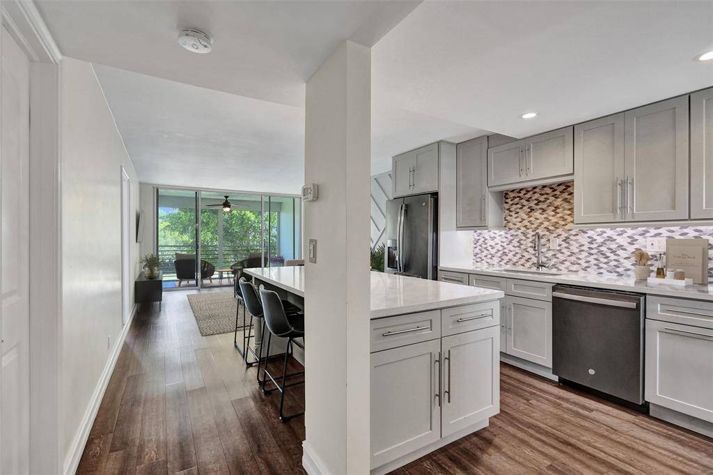 Davie, FL 33324,9460 Tangerine Pl #307